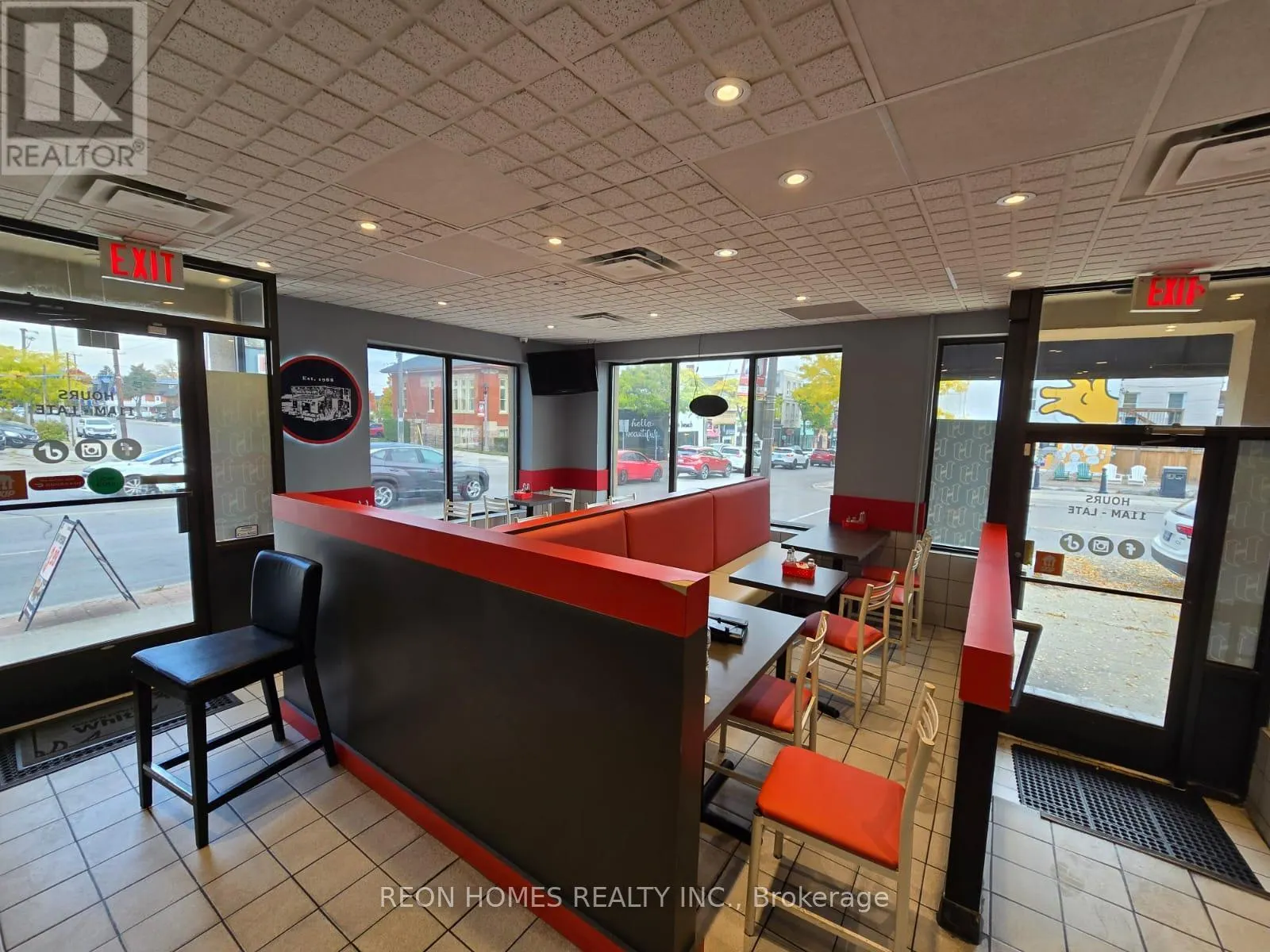201 DUNDAS STREET W