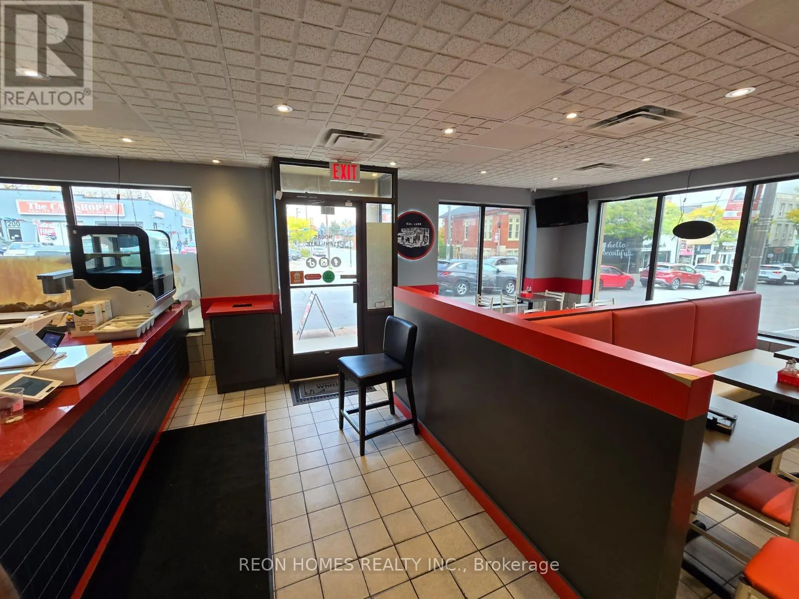 201 DUNDAS STREET W