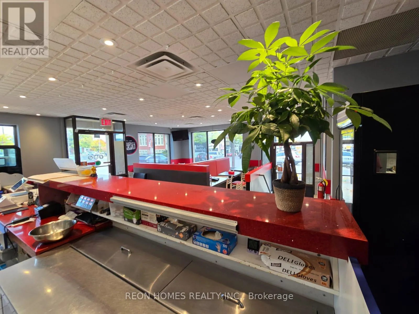 201 DUNDAS STREET W
