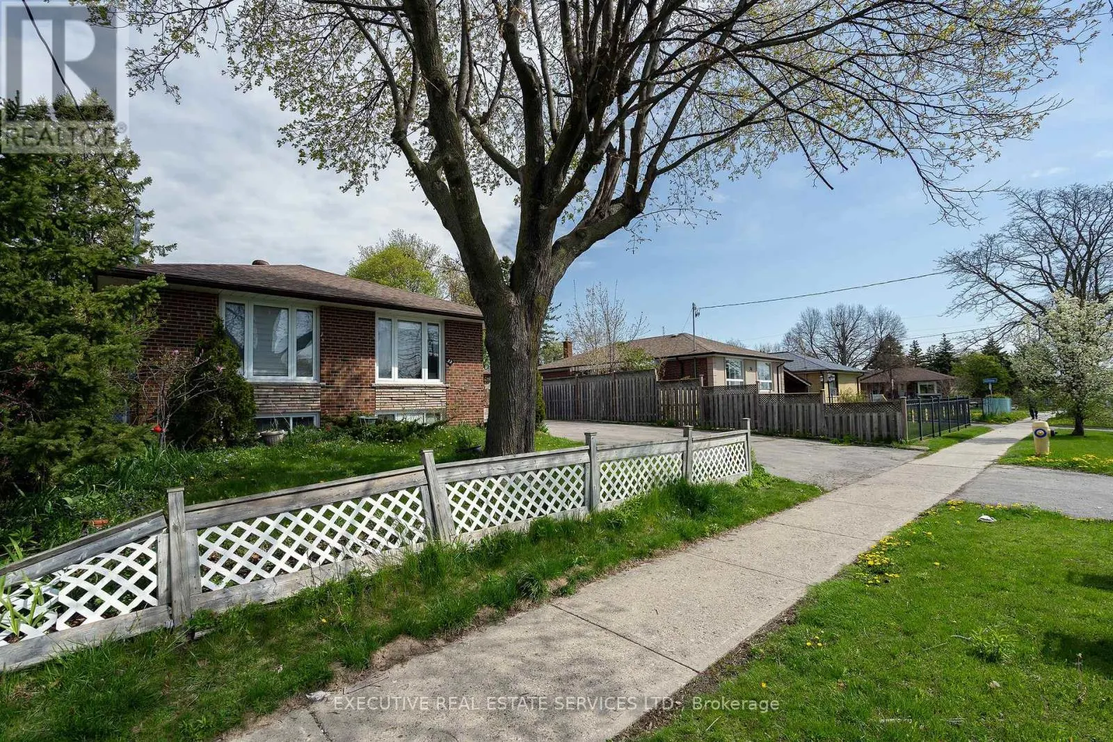 32 BRIMORTON DRIVE