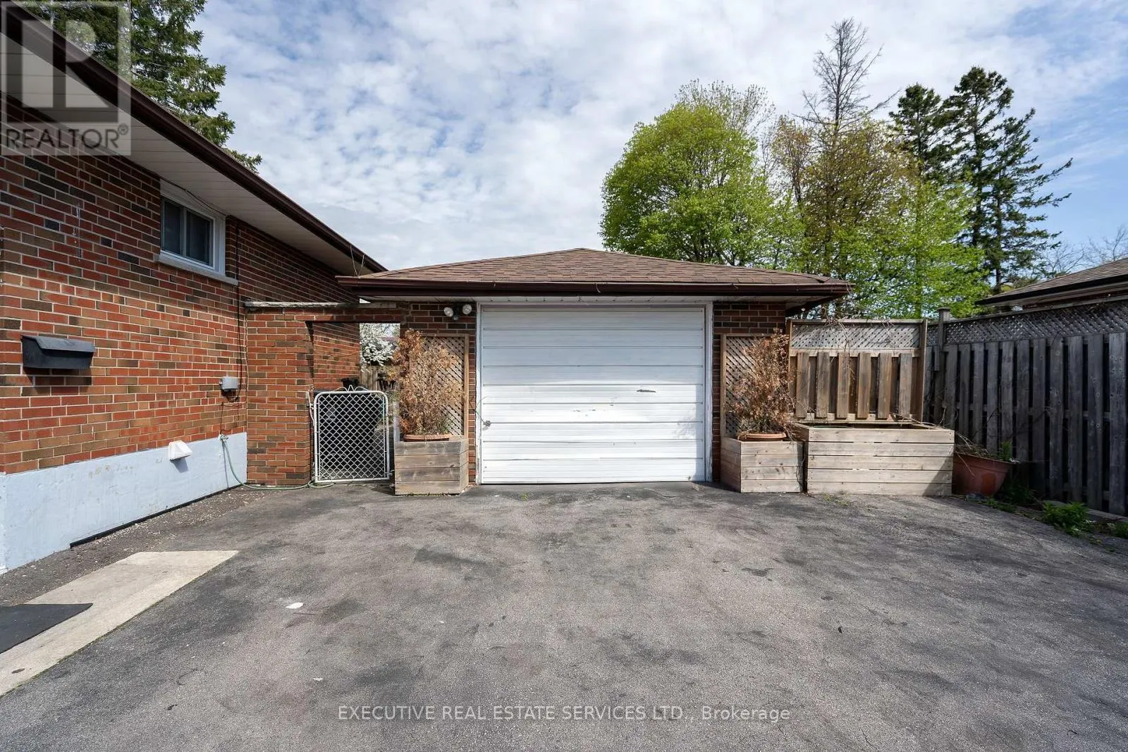 32 BRIMORTON DRIVE
