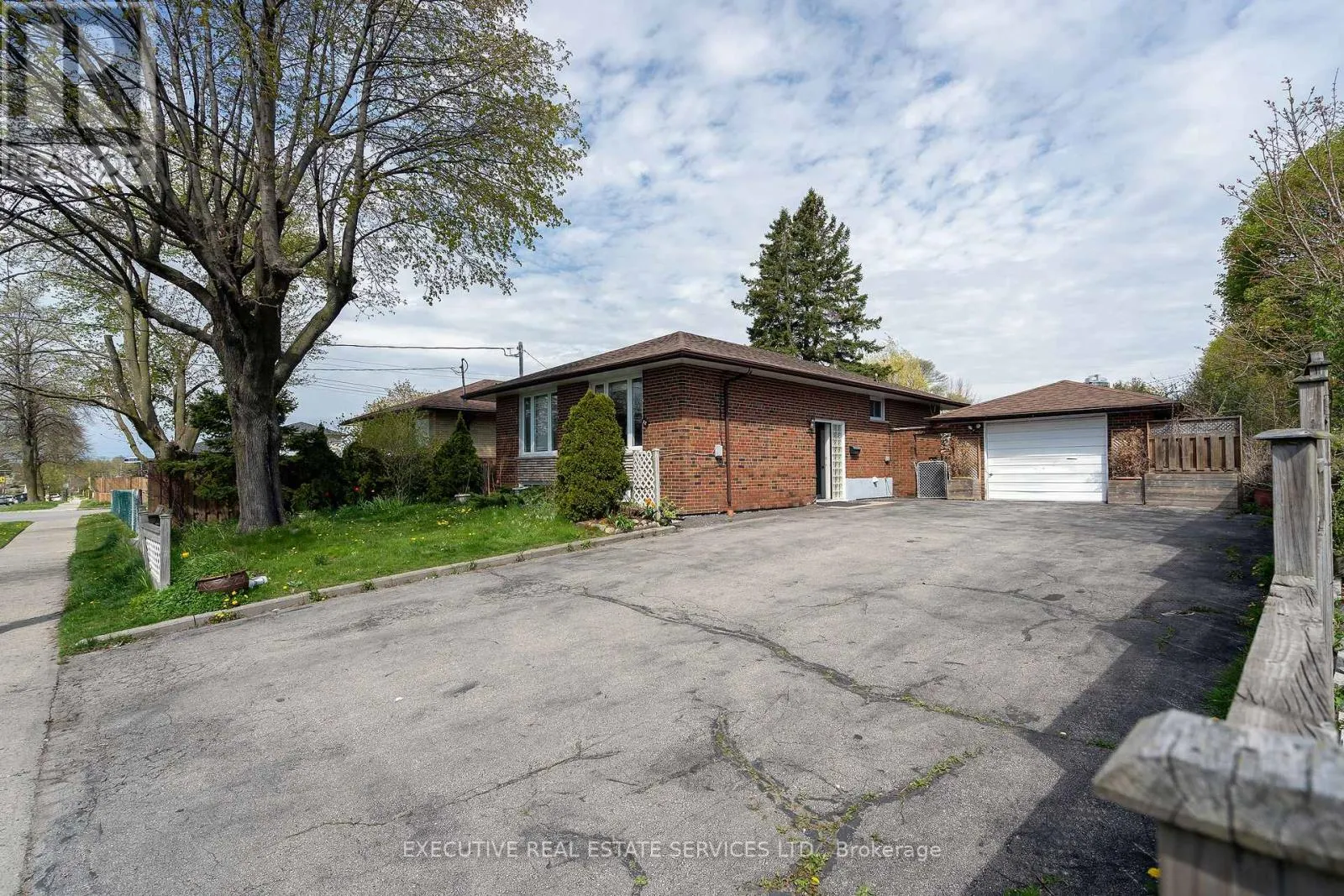 32 BRIMORTON DRIVE