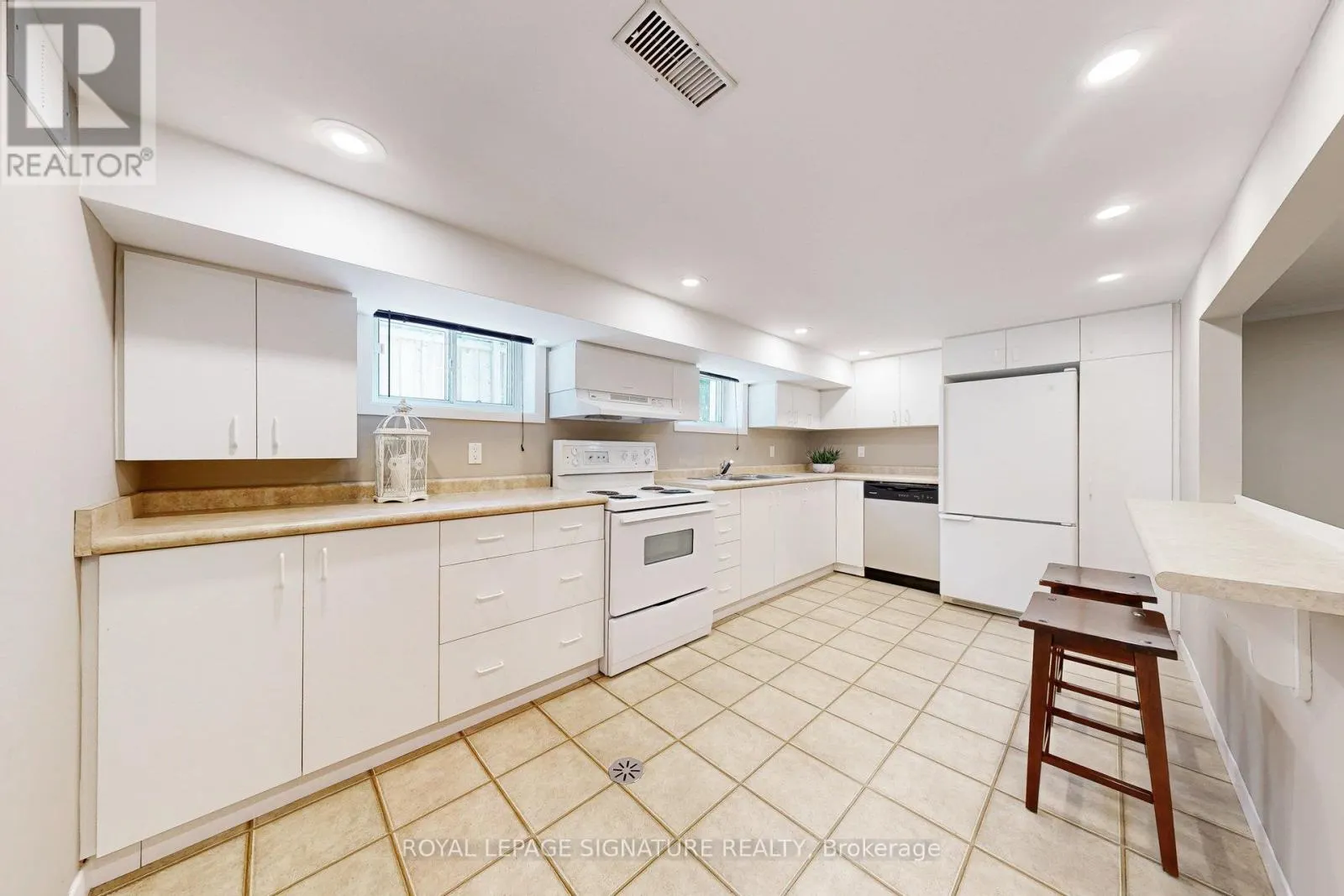 867 ANTONIO STREET