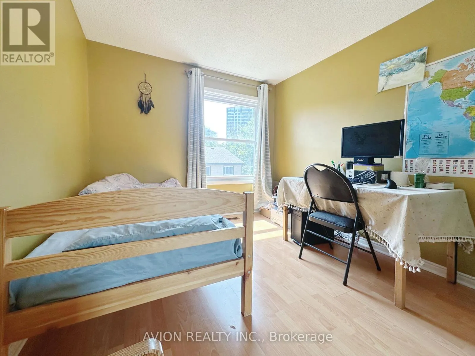 18 - 1121 SANDHURST CIRCLE