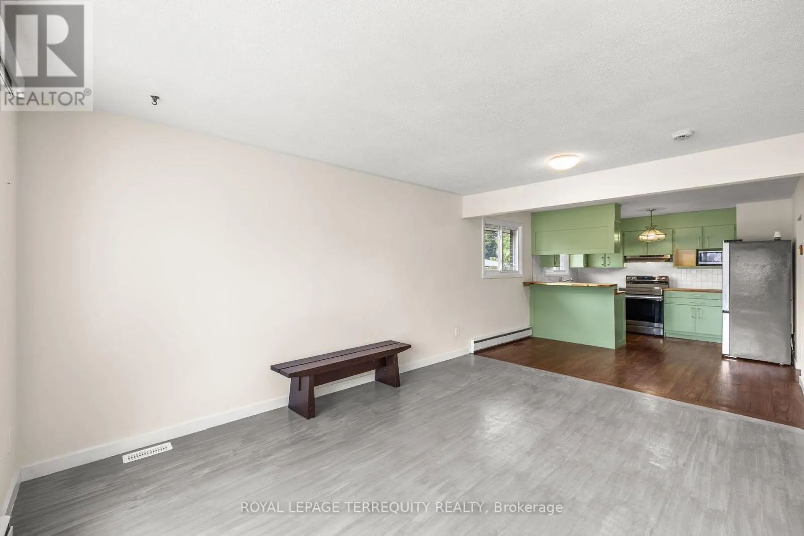 MAIN FLOOR - 116 BYNG AVENUE