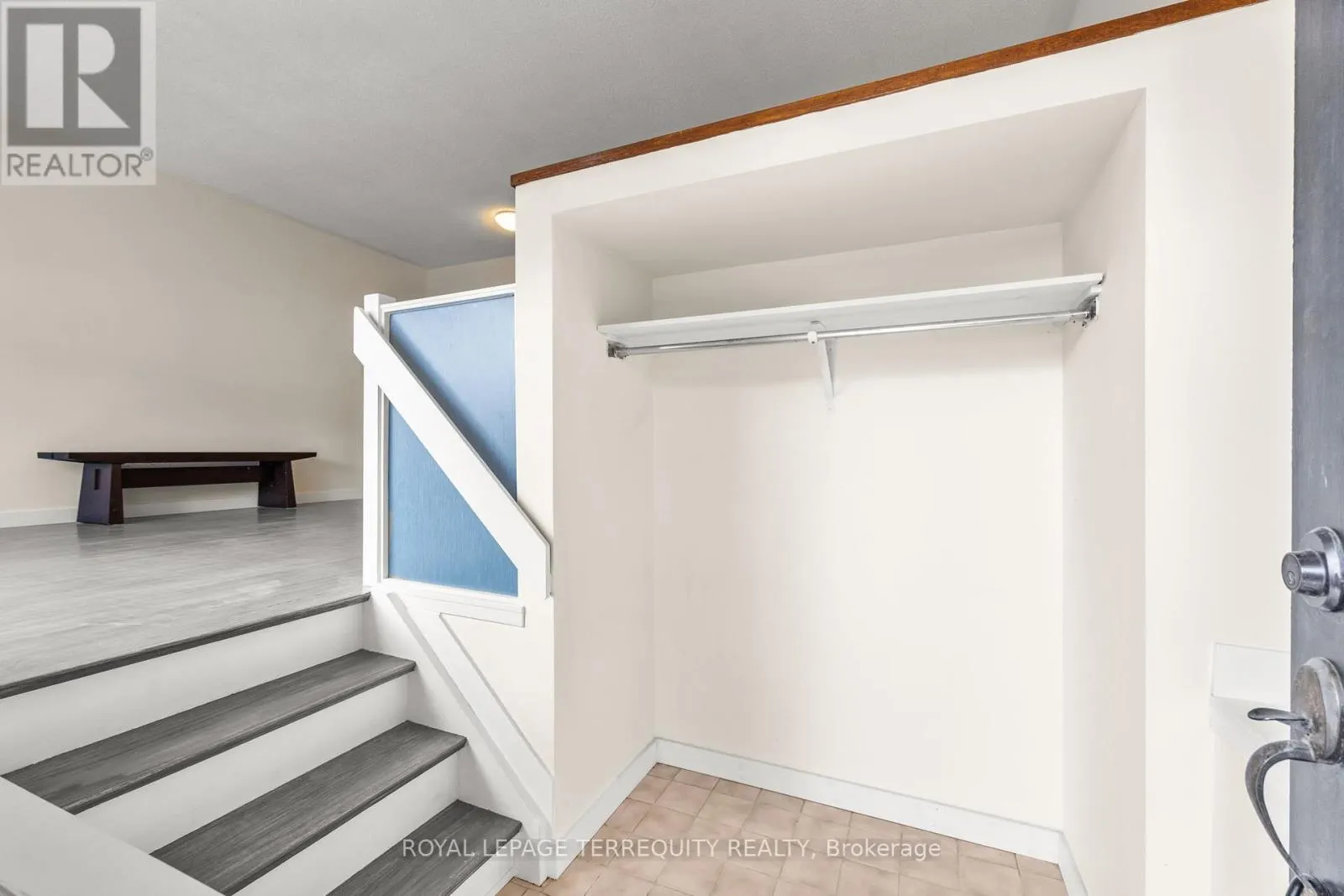 MAIN FLOOR - 116 BYNG AVENUE