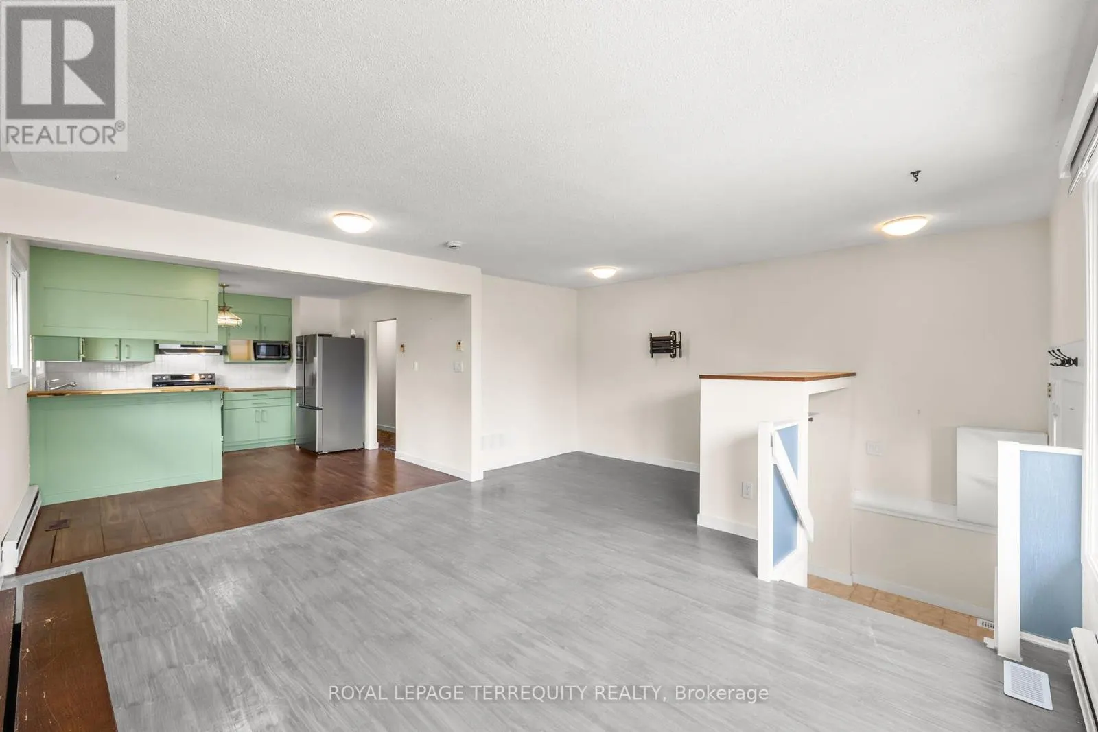 MAIN FLOOR - 116 BYNG AVENUE