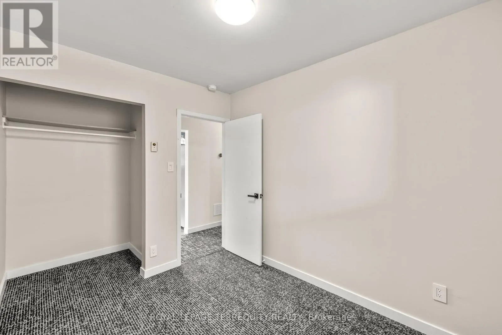 MAIN FLOOR - 116 BYNG AVENUE
