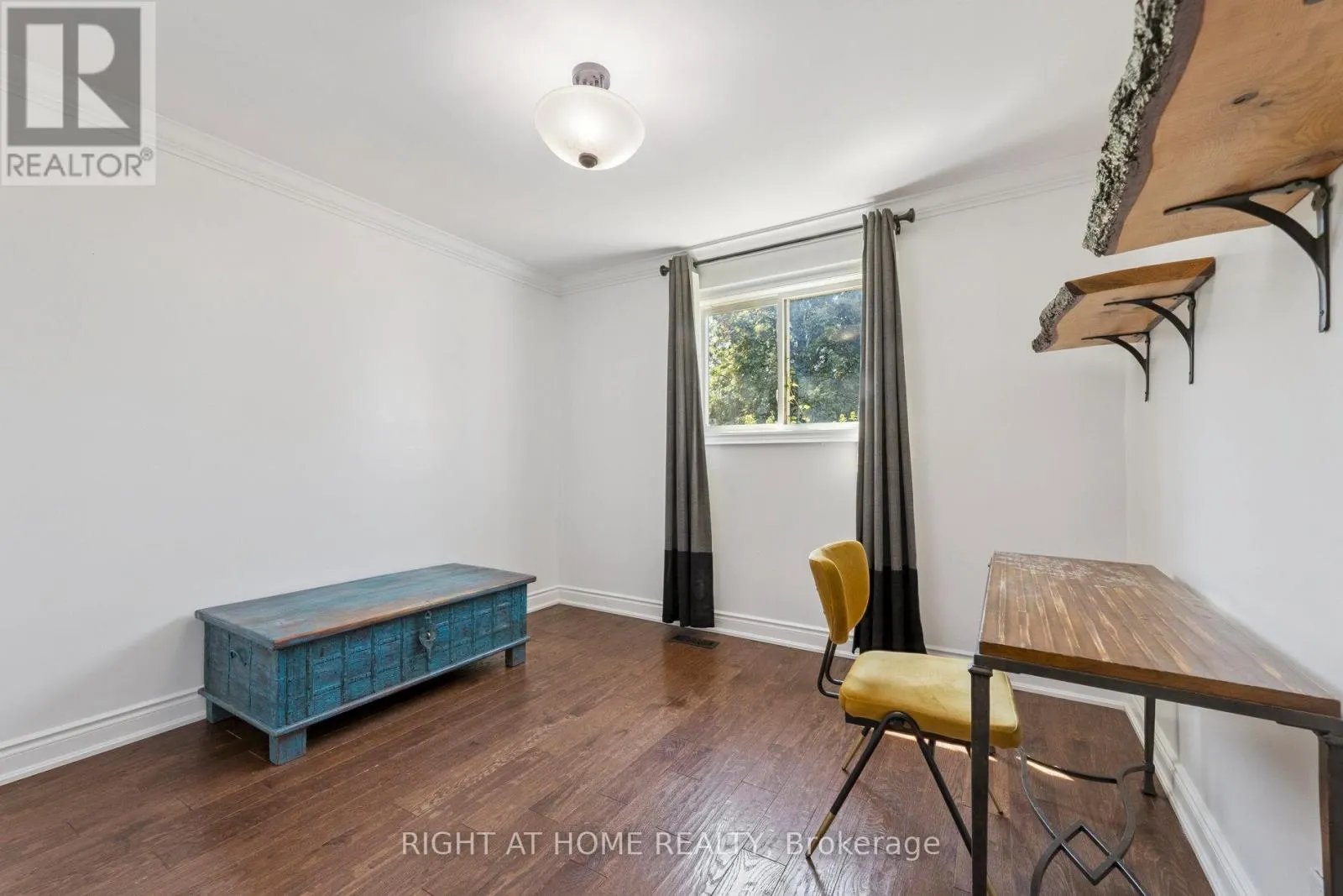 403 CHANDOS COURT