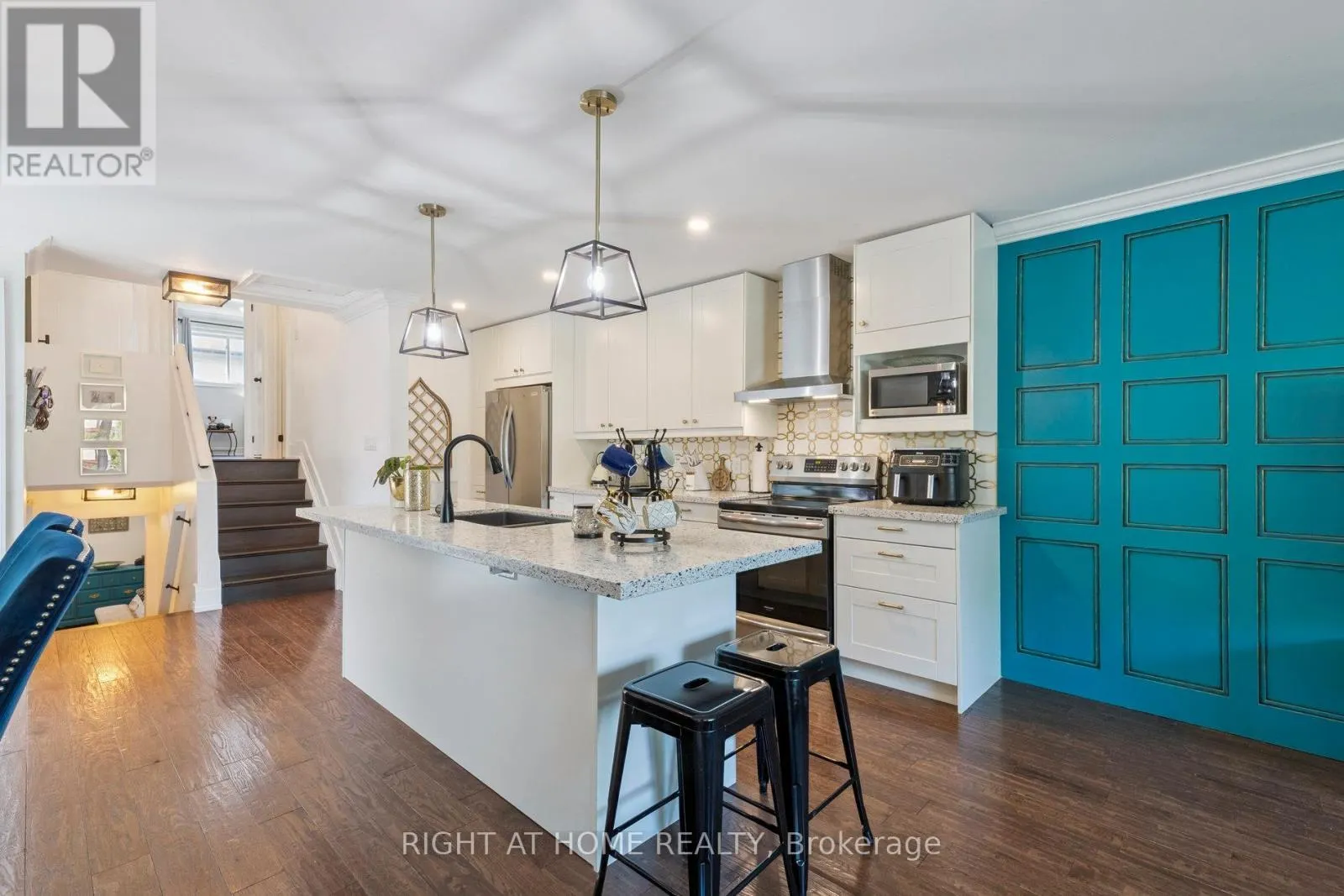 403 CHANDOS COURT