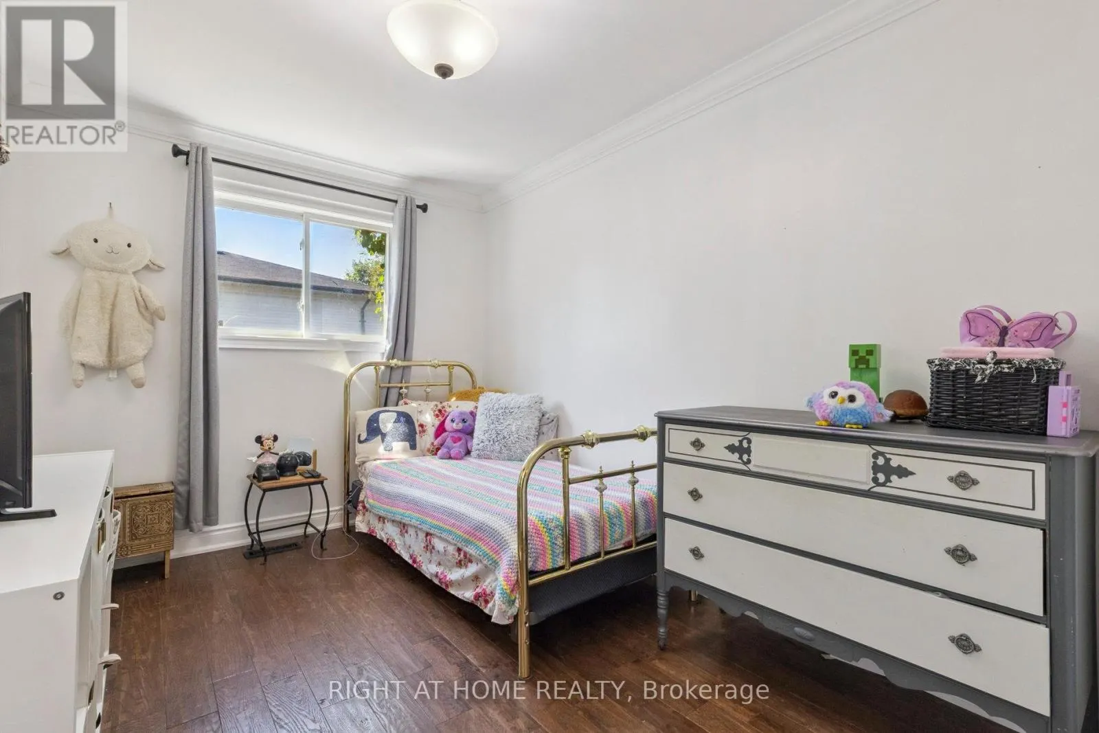 403 CHANDOS COURT