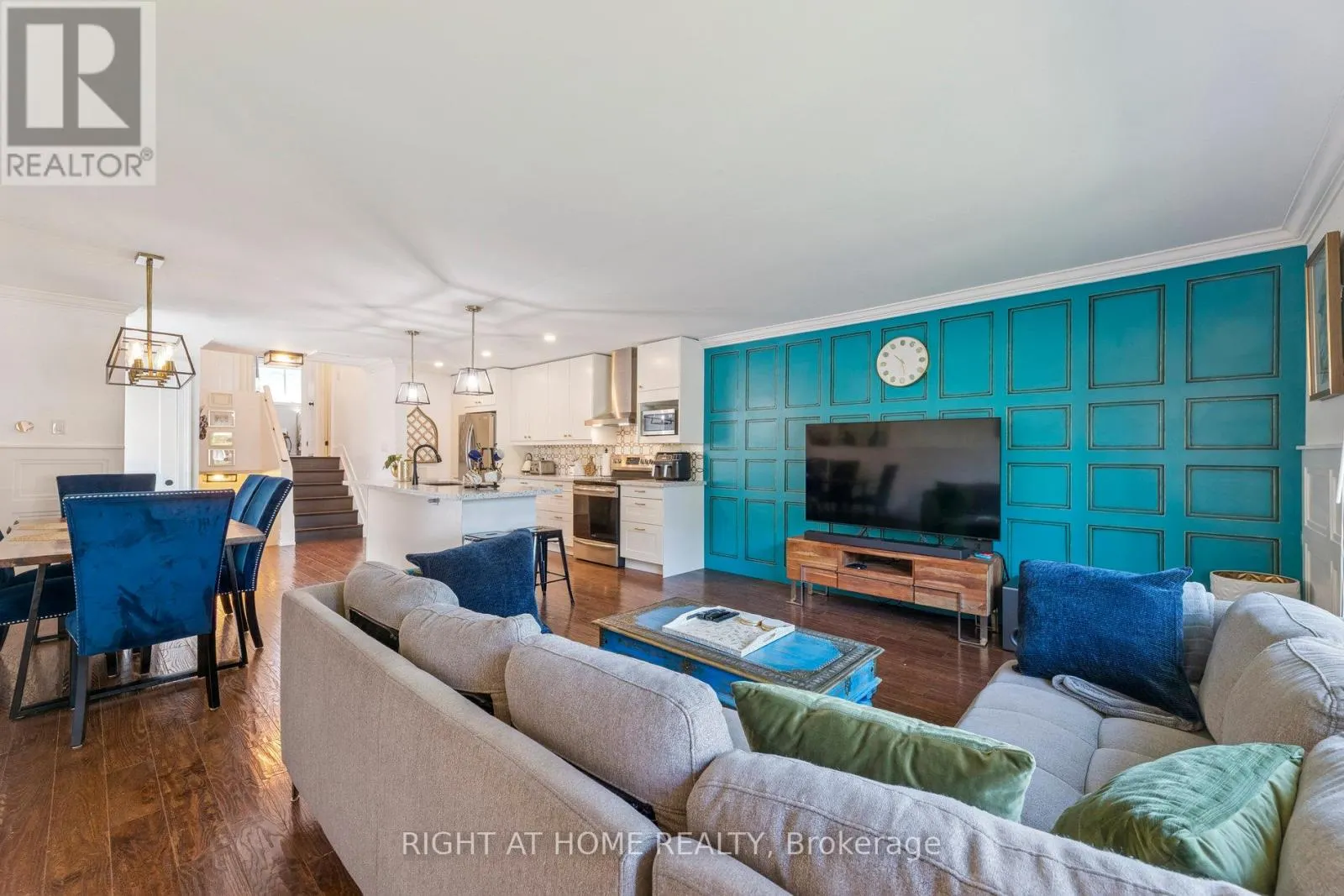 403 CHANDOS COURT