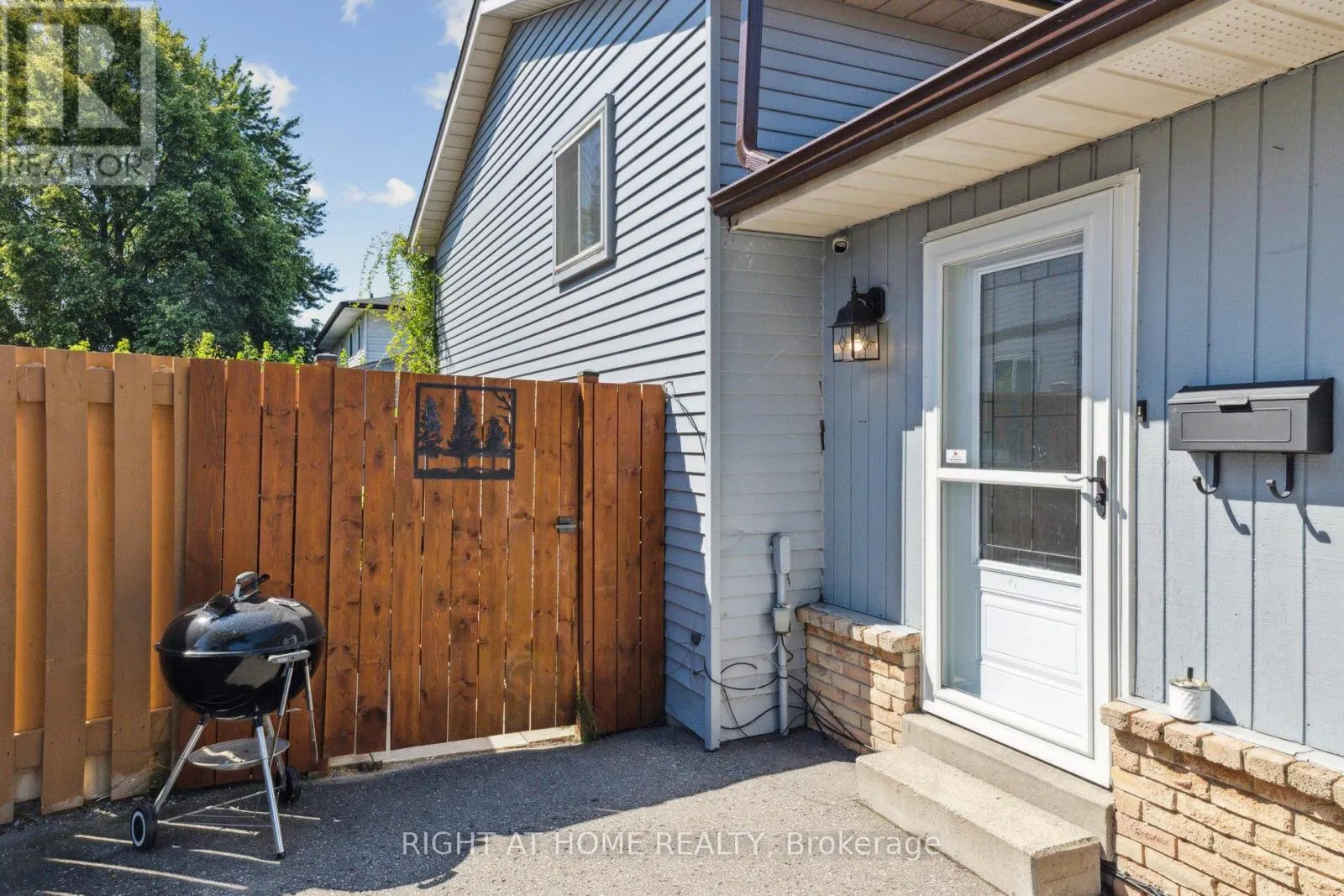 403 CHANDOS COURT