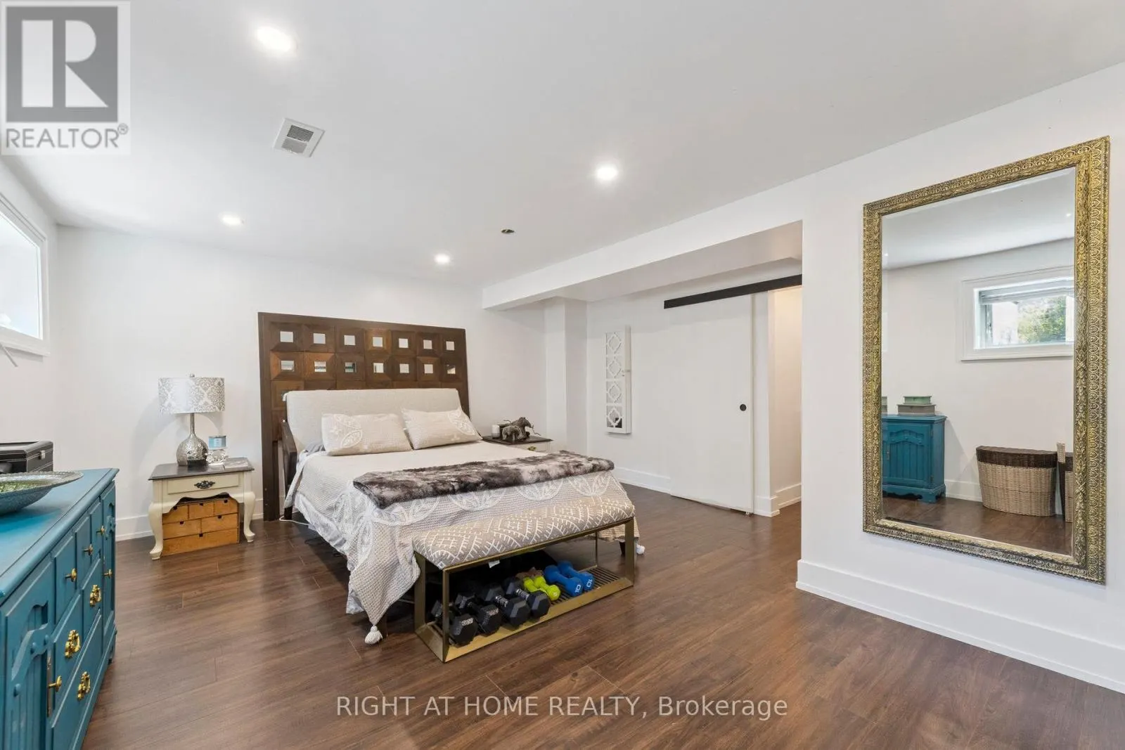 403 CHANDOS COURT