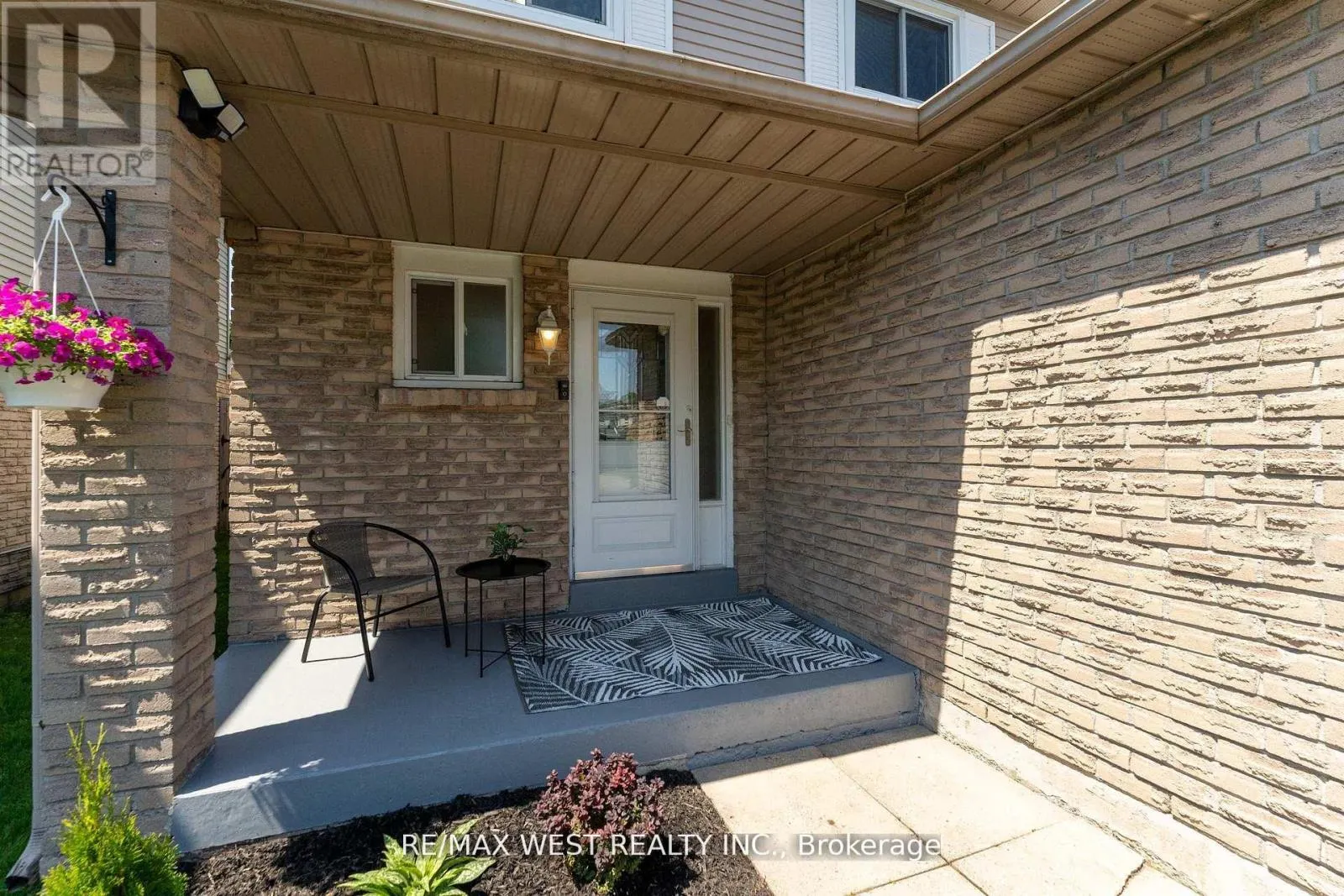172 LICHEN CRESCENT