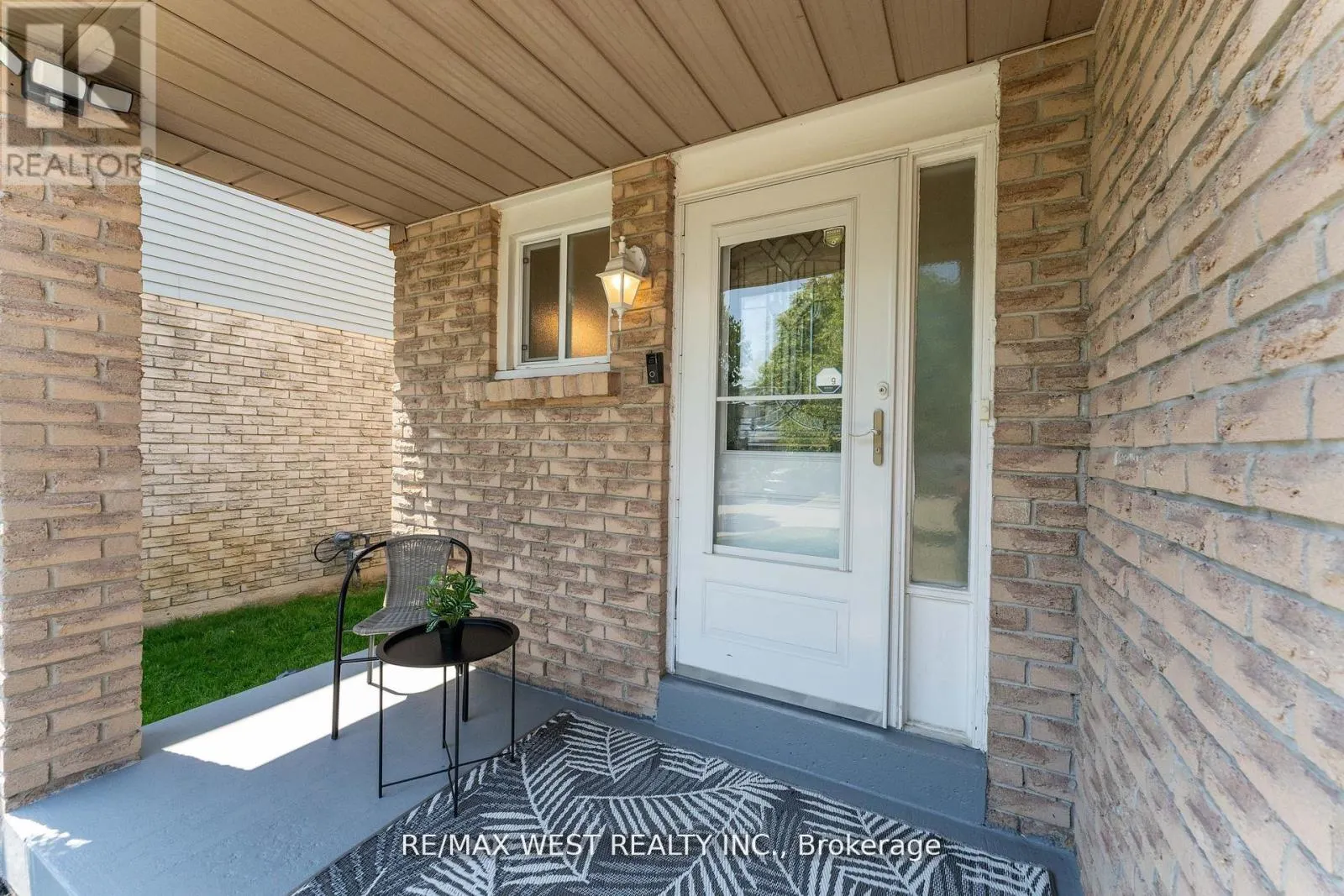 172 LICHEN CRESCENT