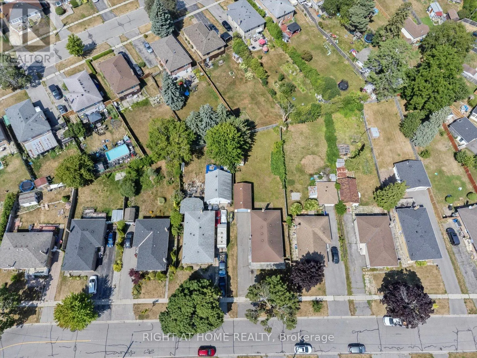 1328 SCUGOG AVENUE