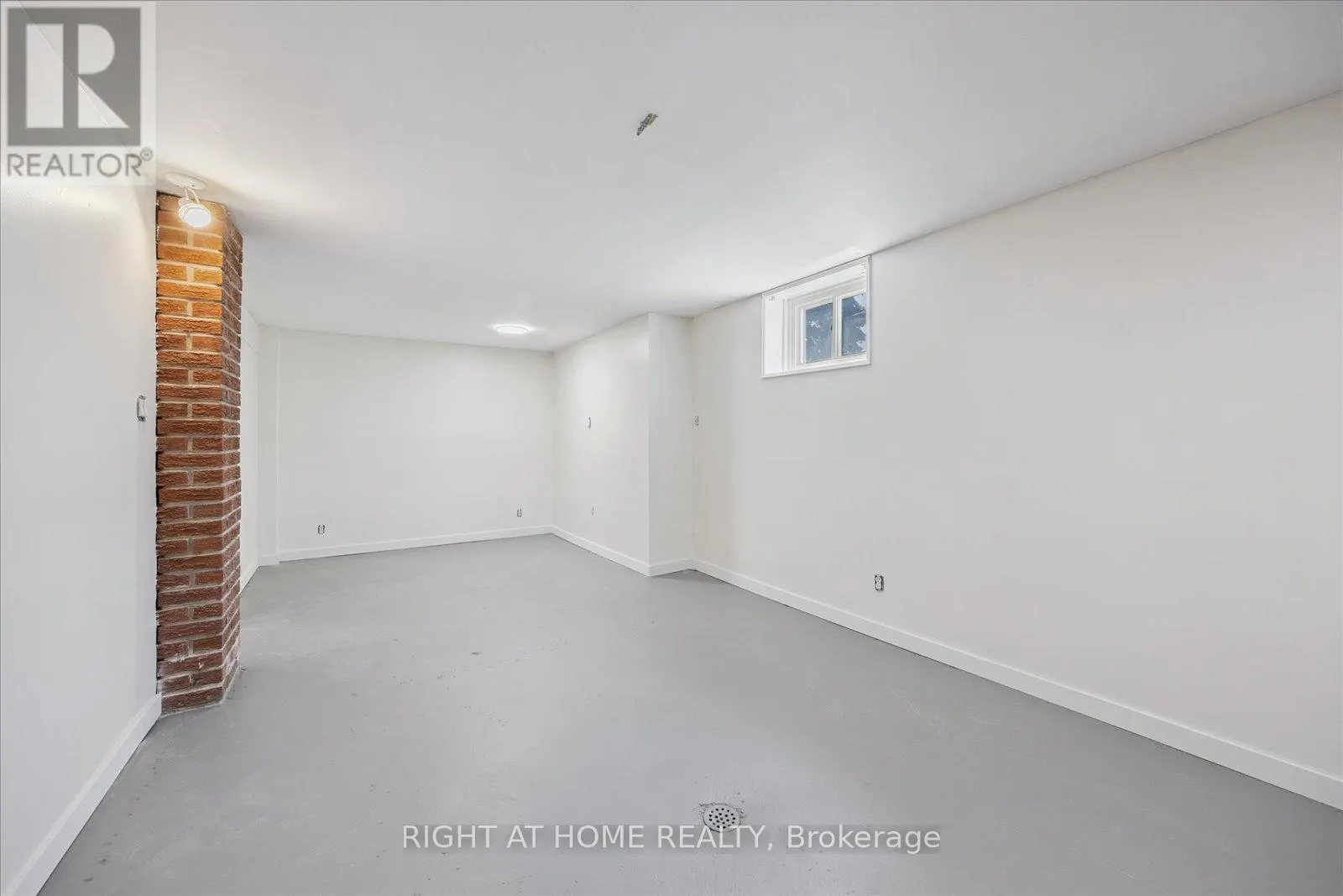 1328 SCUGOG AVENUE