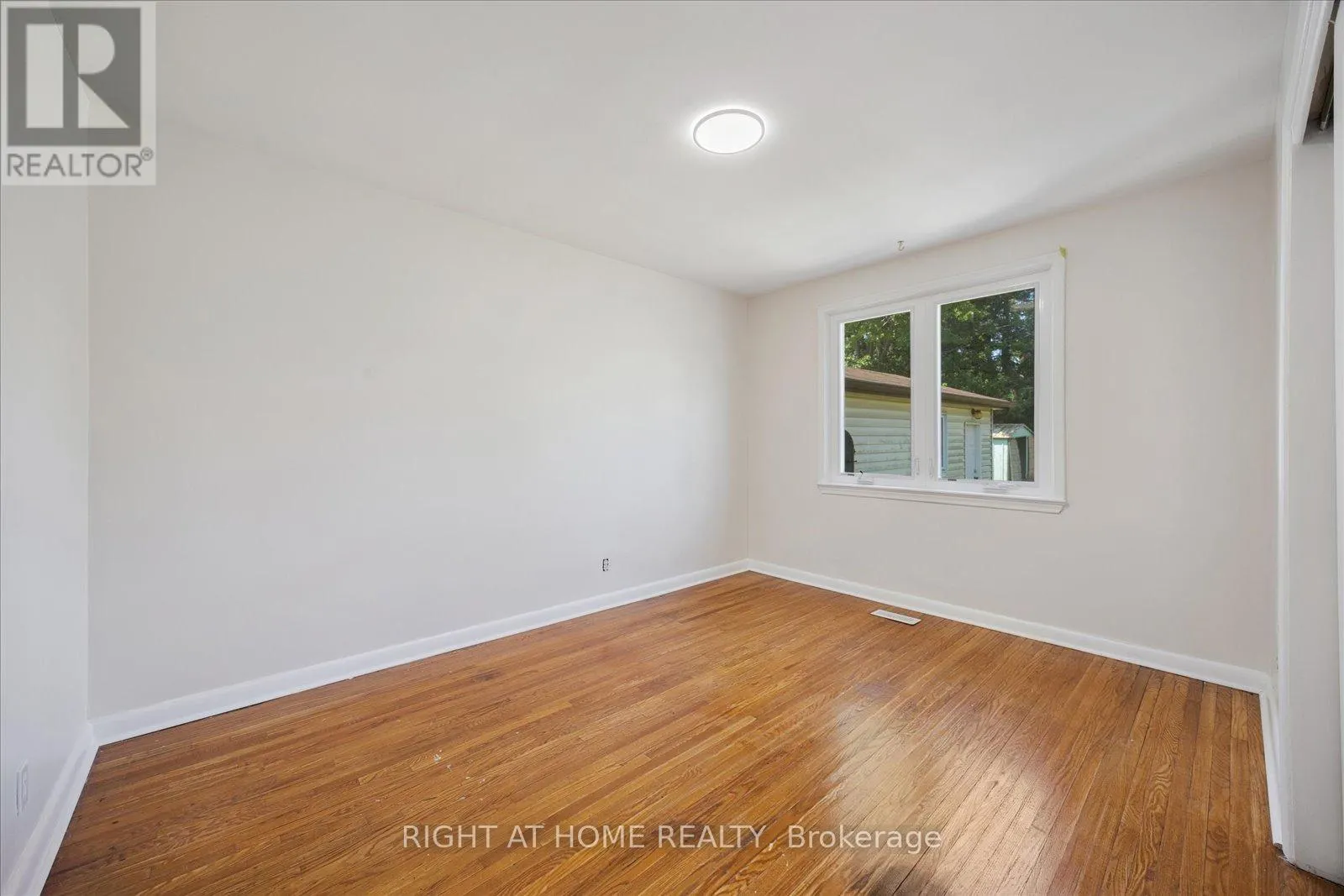 1328 SCUGOG AVENUE