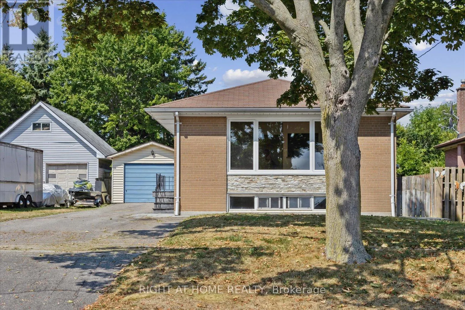 1328 SCUGOG AVENUE
