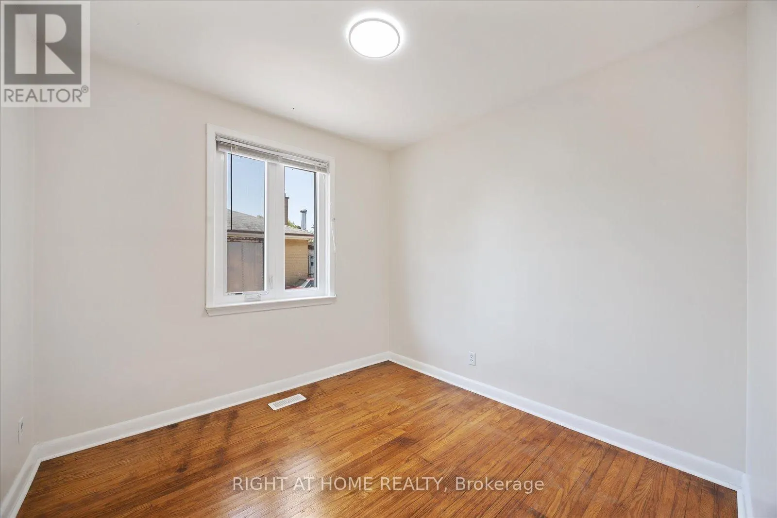 1328 SCUGOG AVENUE
