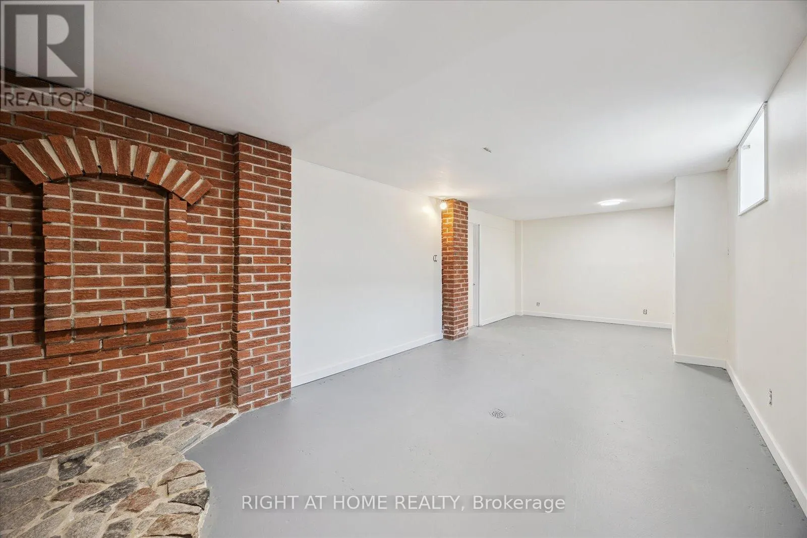 1328 SCUGOG AVENUE