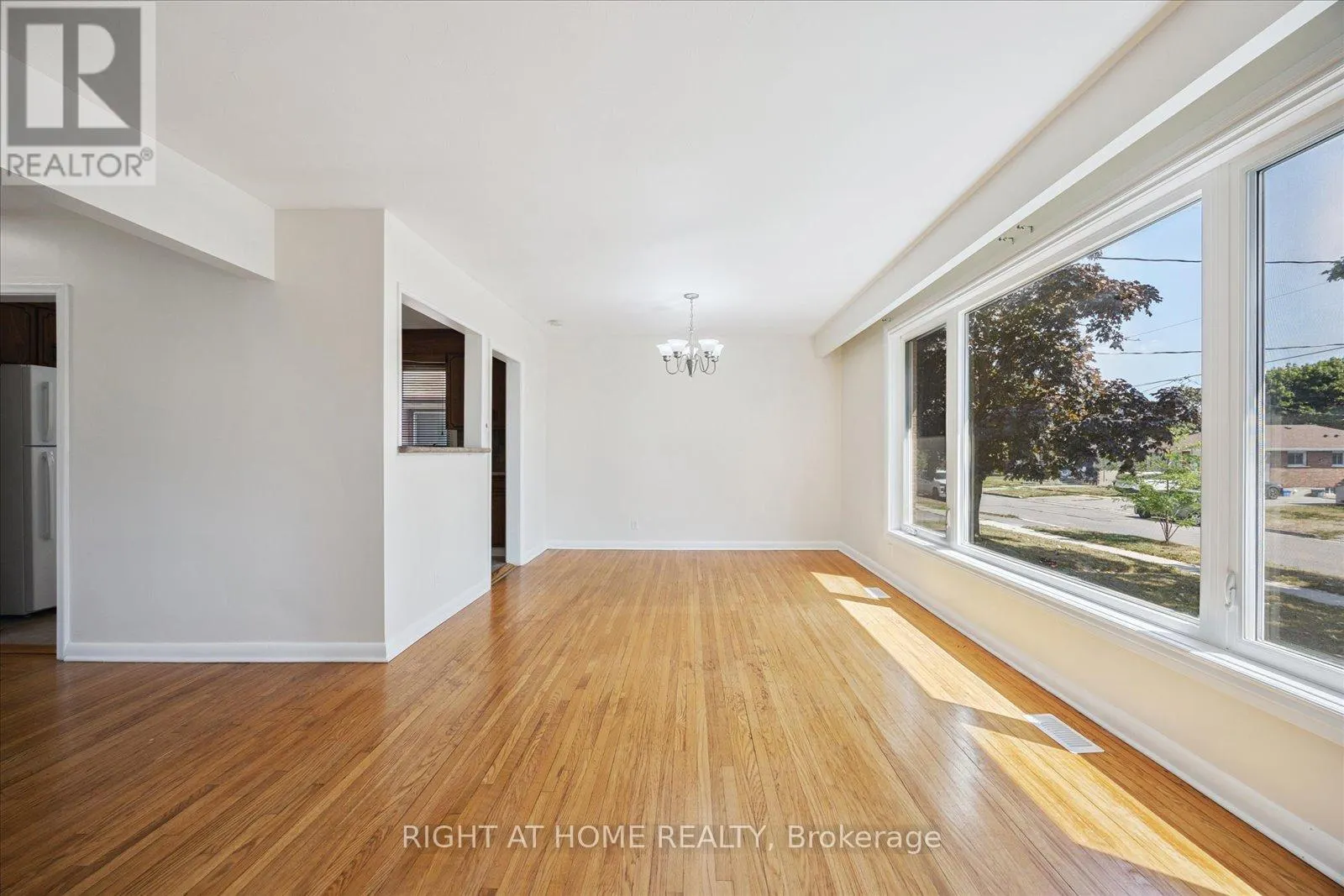 1328 SCUGOG AVENUE
