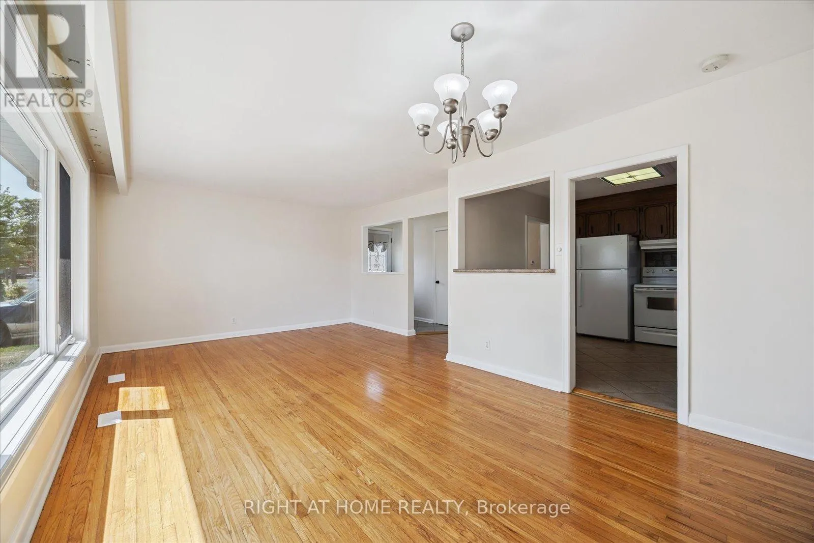 1328 SCUGOG AVENUE