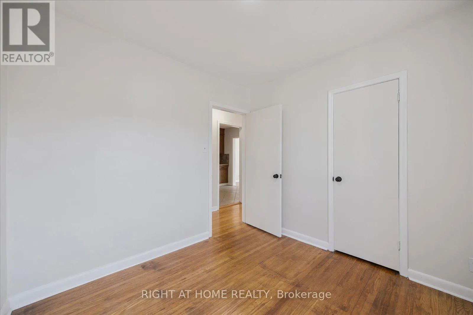 1328 SCUGOG AVENUE