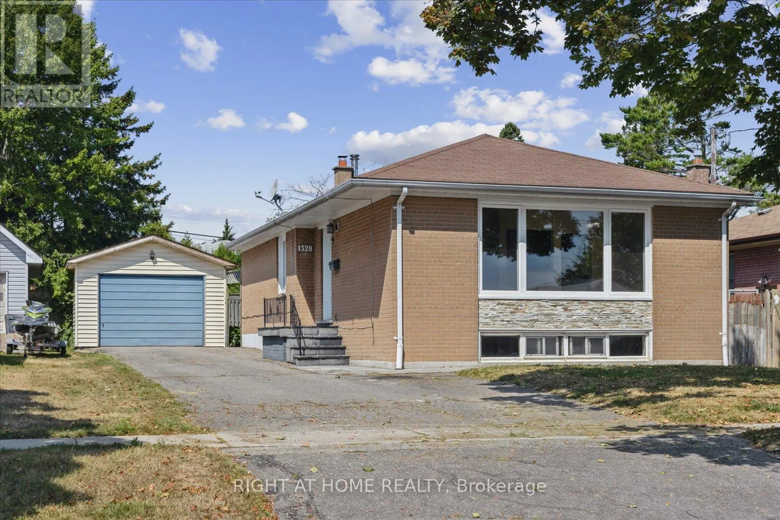 1328 SCUGOG AVENUE