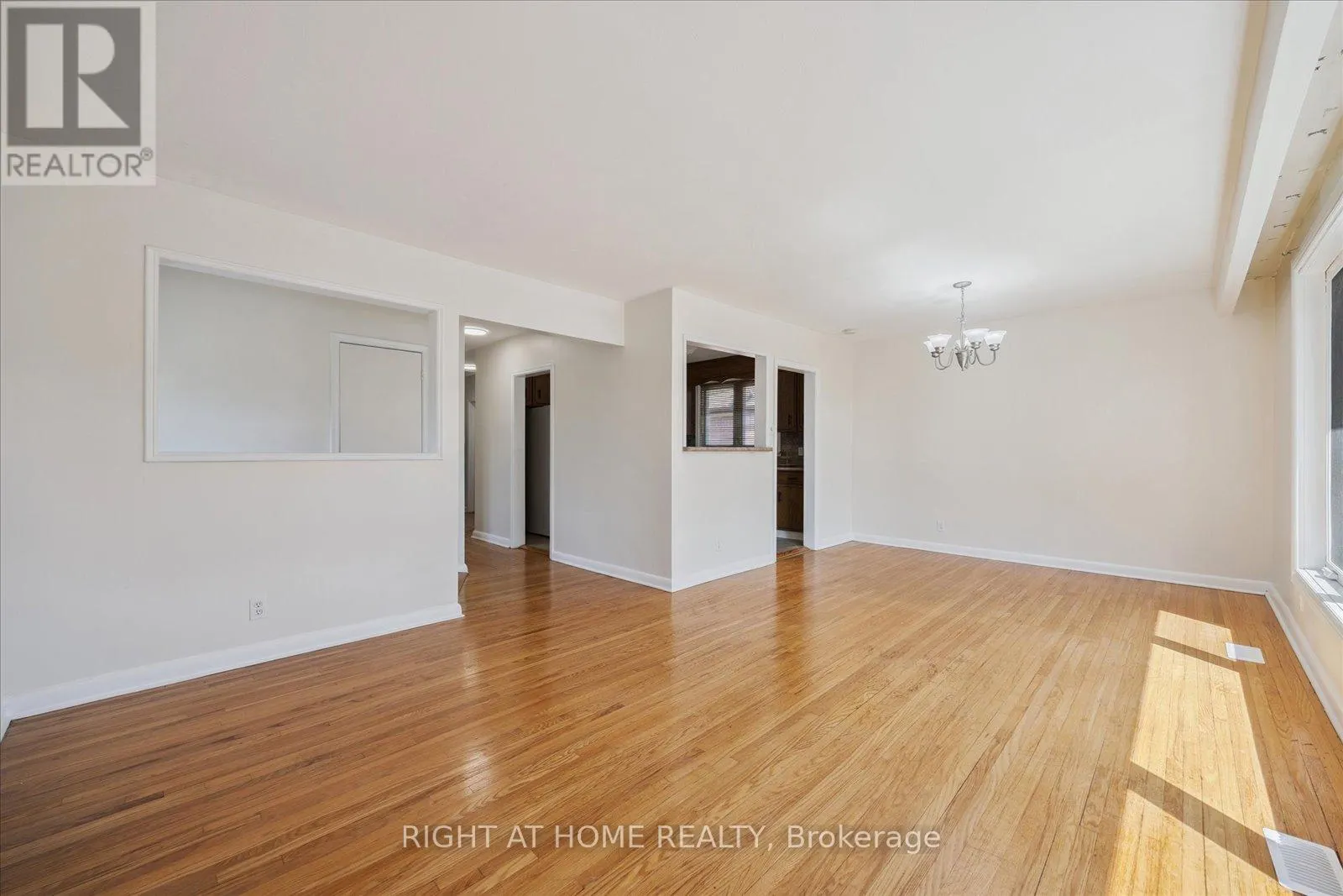 1328 SCUGOG AVENUE