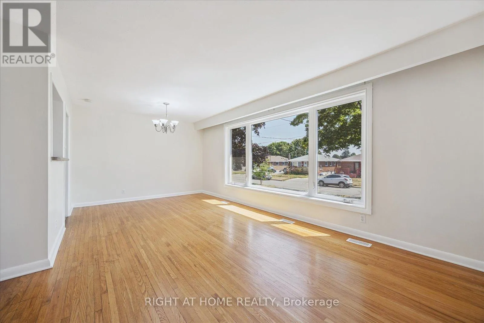 1328 SCUGOG AVENUE