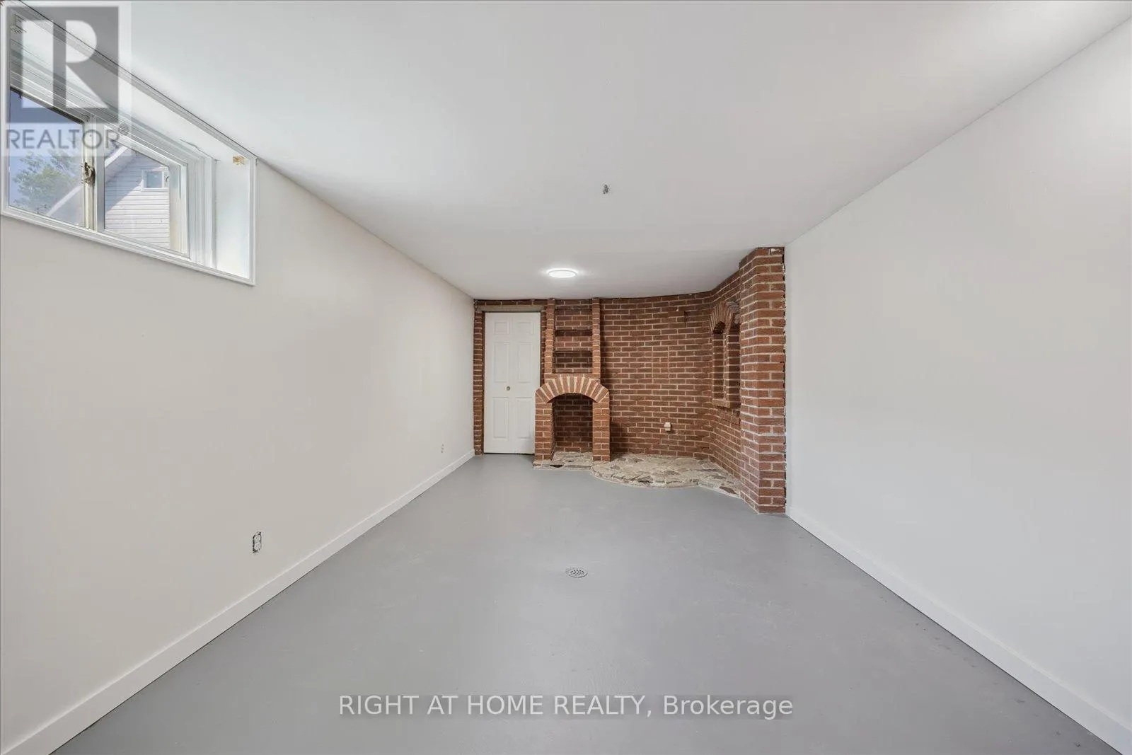1328 SCUGOG AVENUE