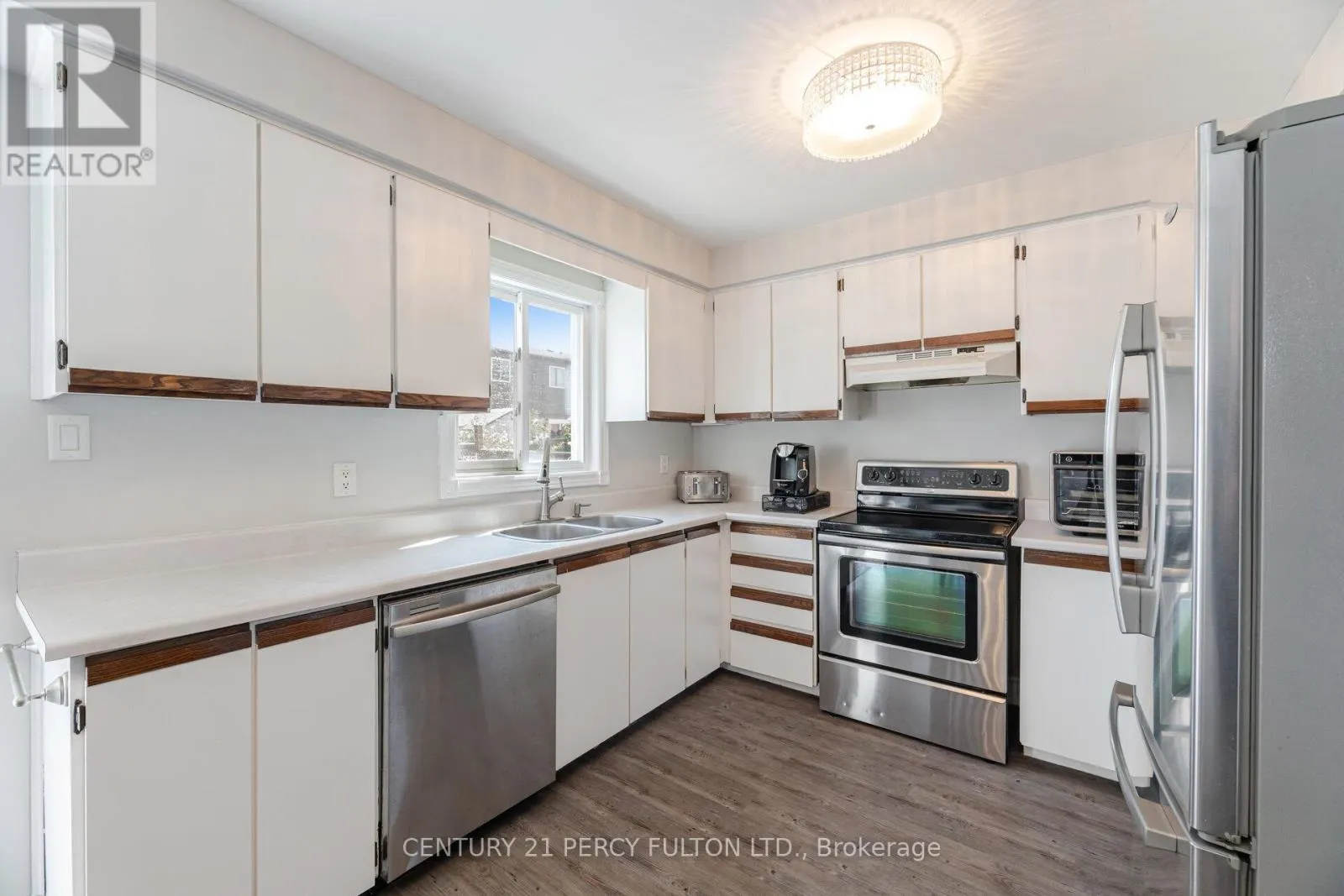 41 GARDINER DRIVE