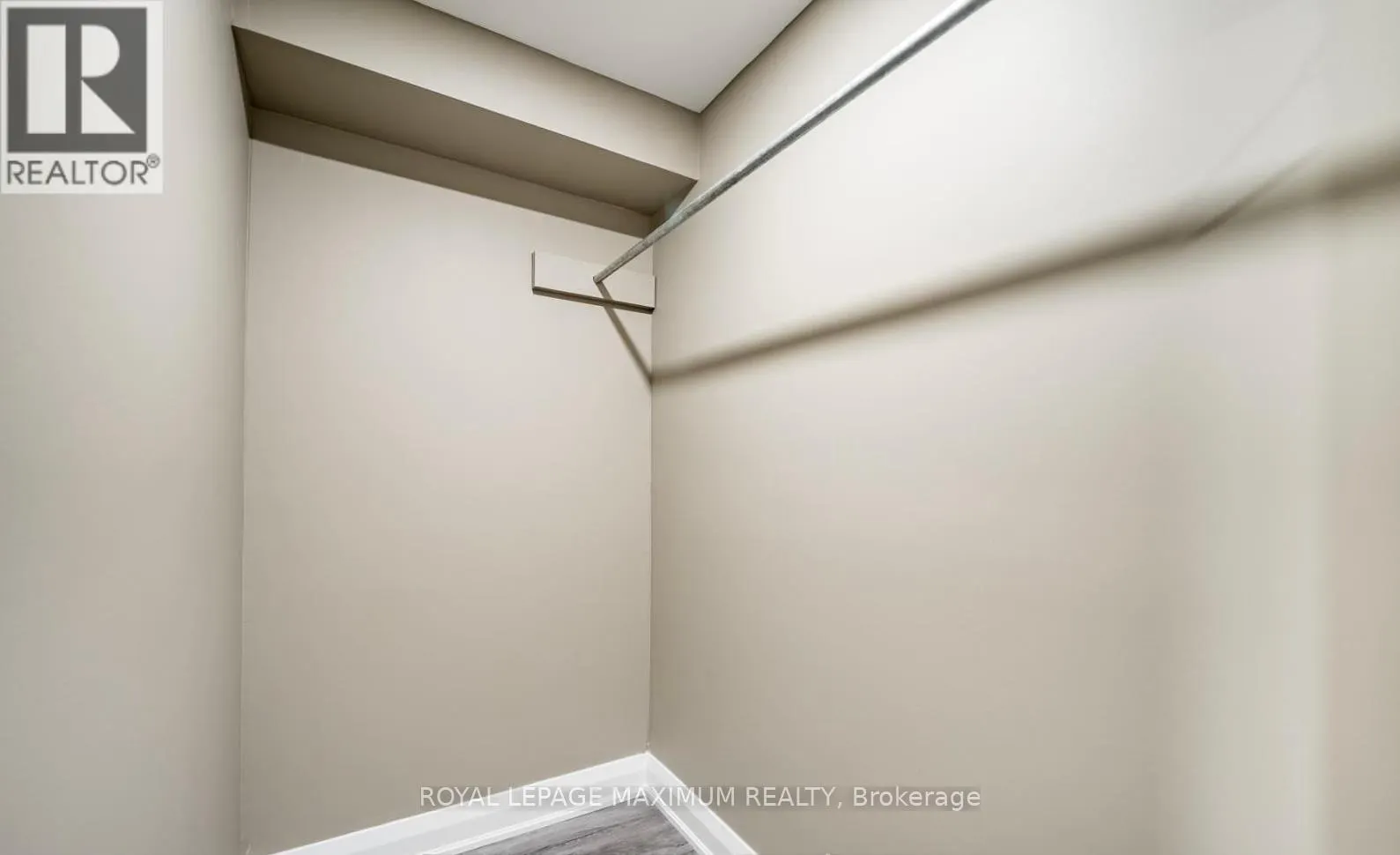 ROOM - 46 ILLINGWORTH LANE