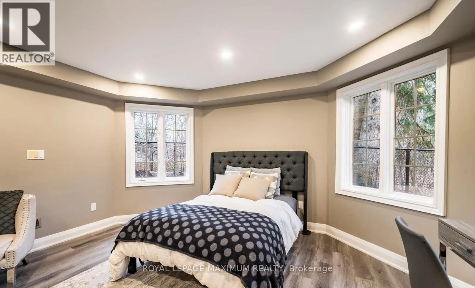 ROOM - 46 ILLINGWORTH LANE