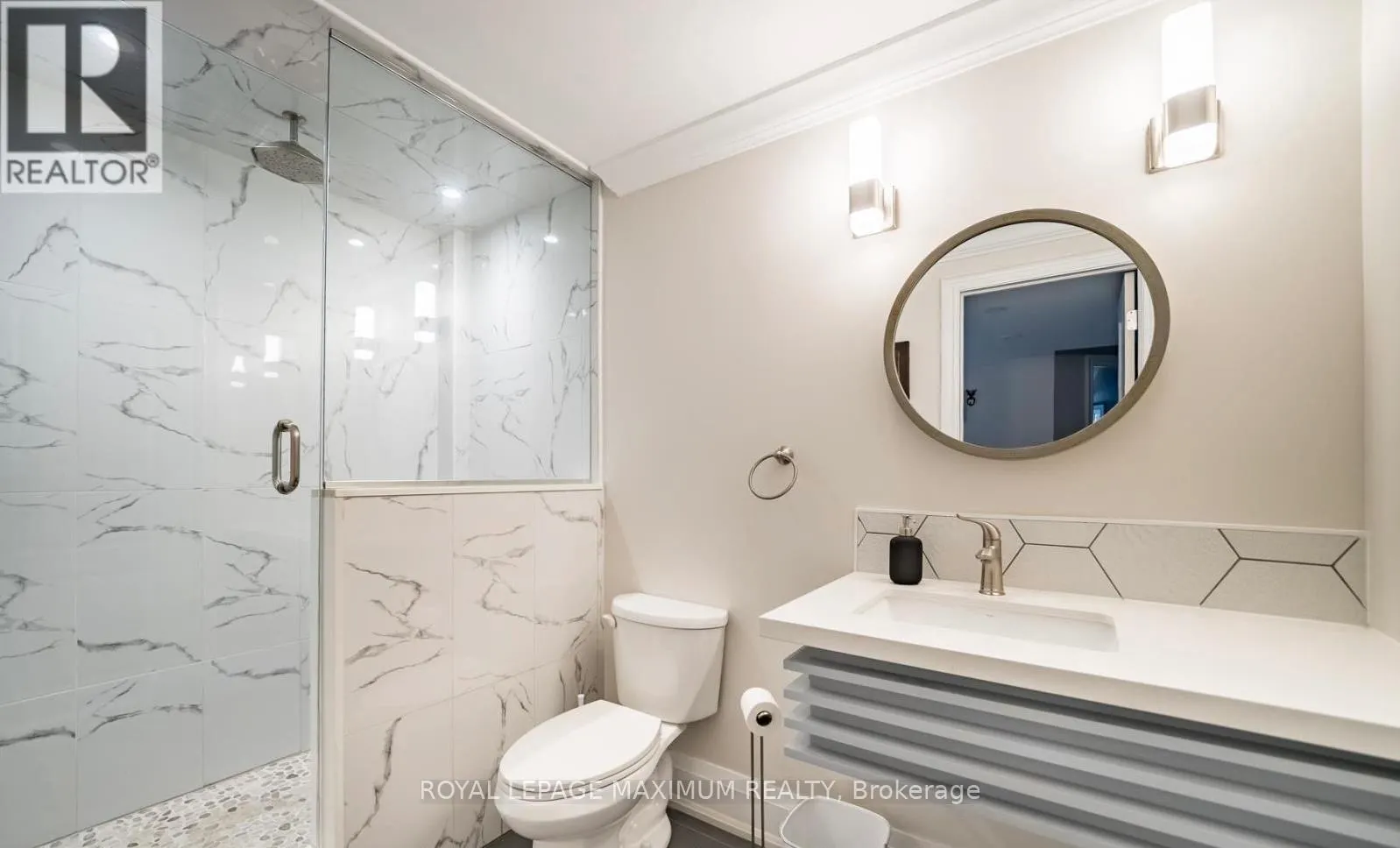 ROOM - 46 ILLINGWORTH LANE