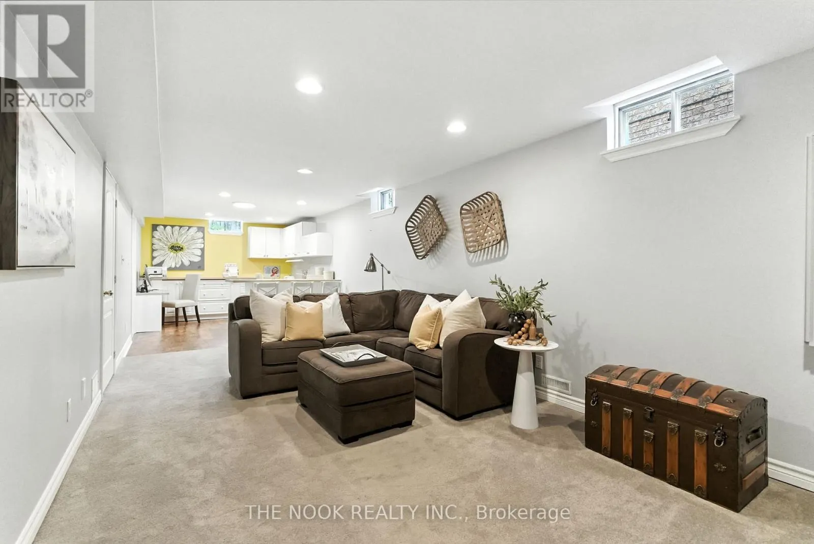 7 MARKWOOD CRESCENT