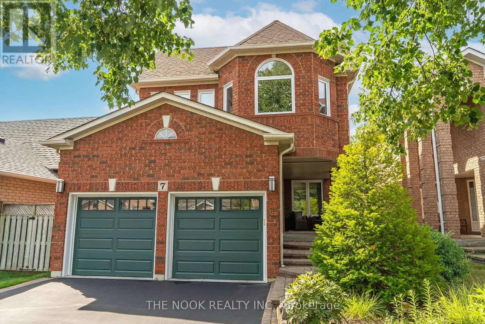 7 MARKWOOD CRESCENT