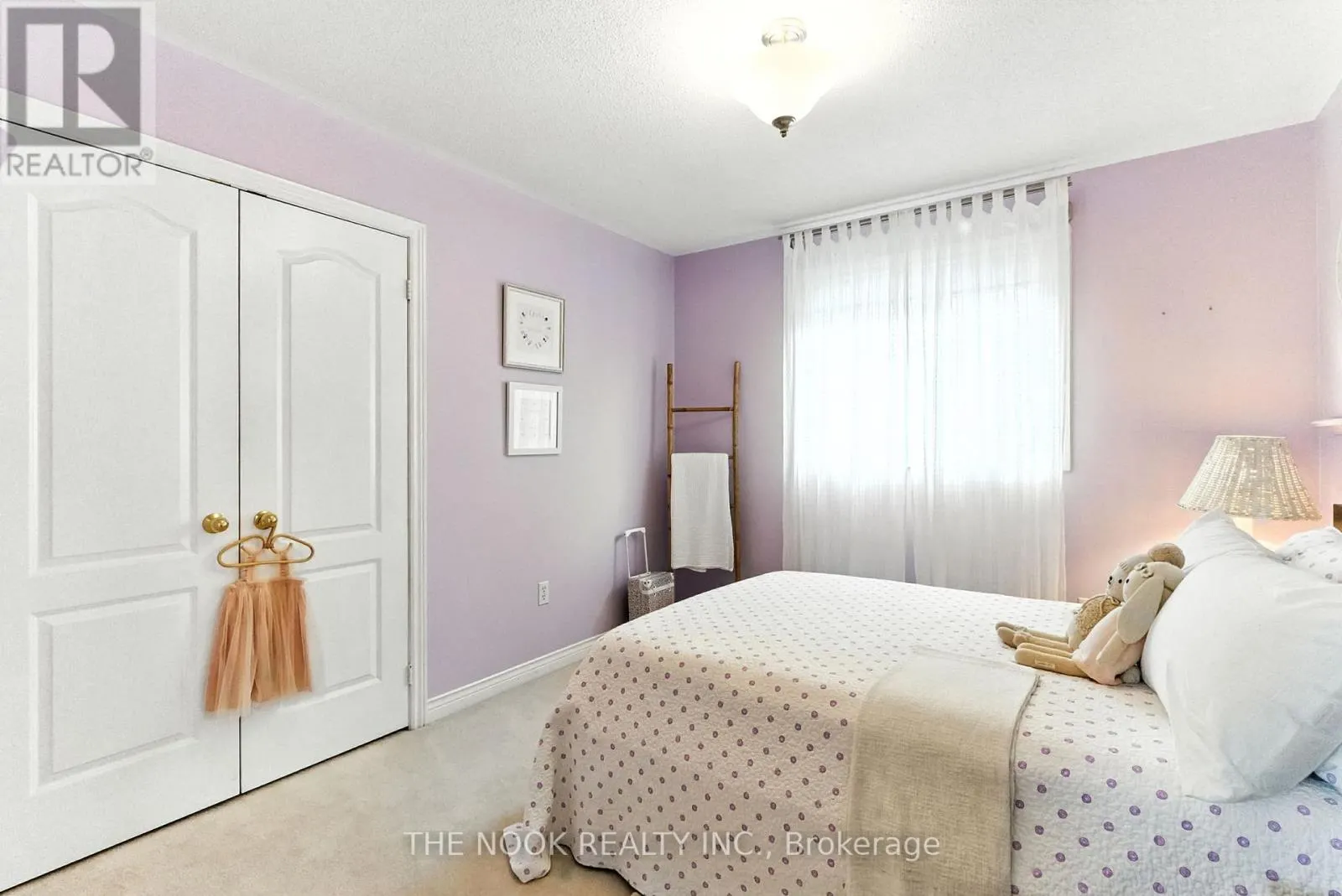 7 MARKWOOD CRESCENT