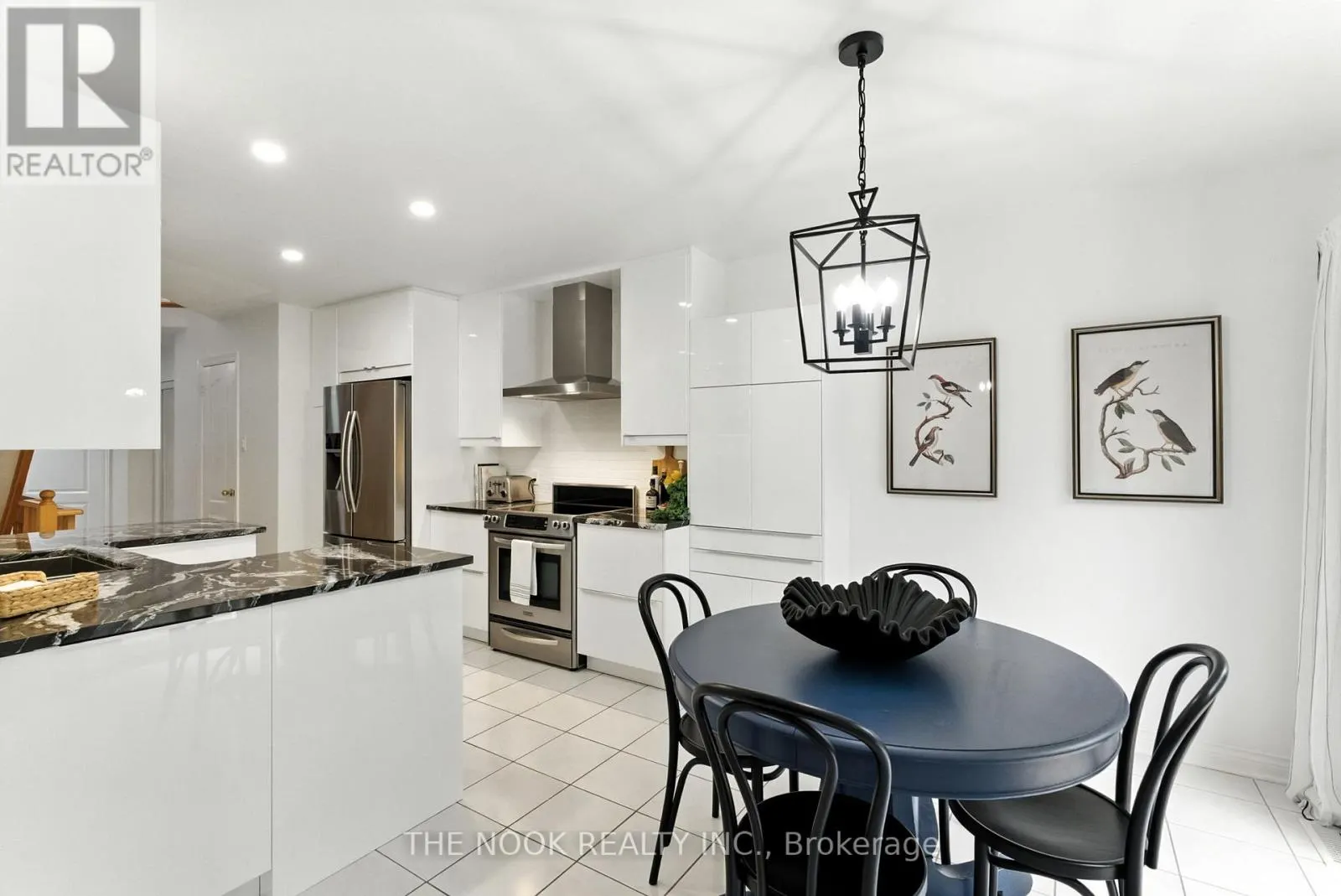 7 MARKWOOD CRESCENT