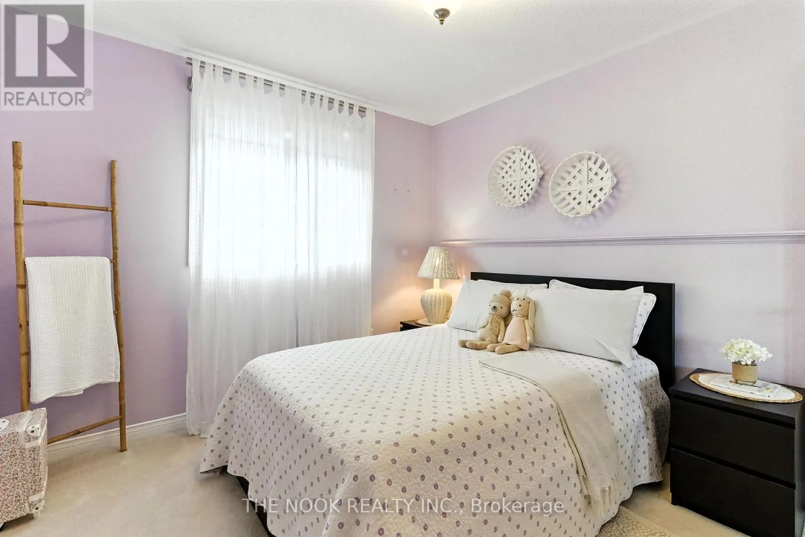 7 MARKWOOD CRESCENT