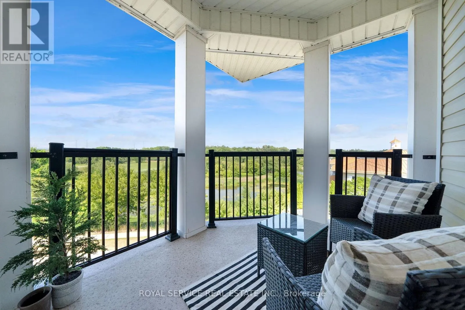 404 - 65 SHIPWAY AVENUE, #404