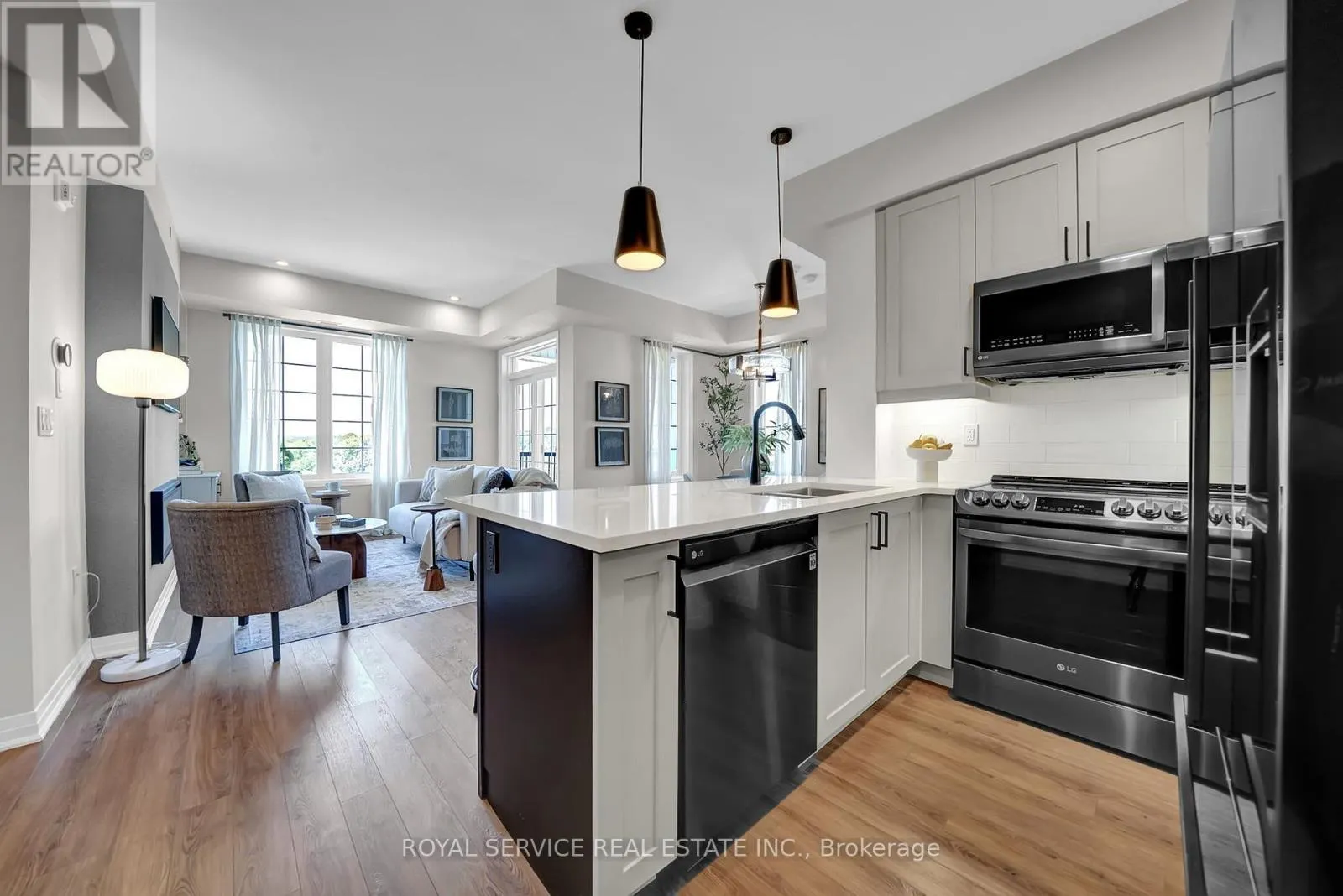 404 - 65 SHIPWAY AVENUE, #404