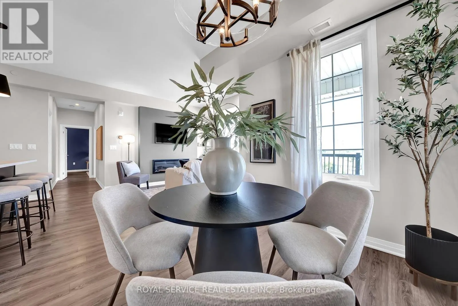 404 - 65 SHIPWAY AVENUE, #404