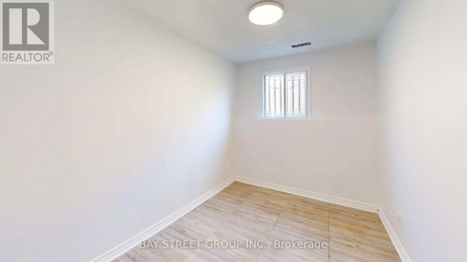 2 - 1448 OUTLET DRIVE