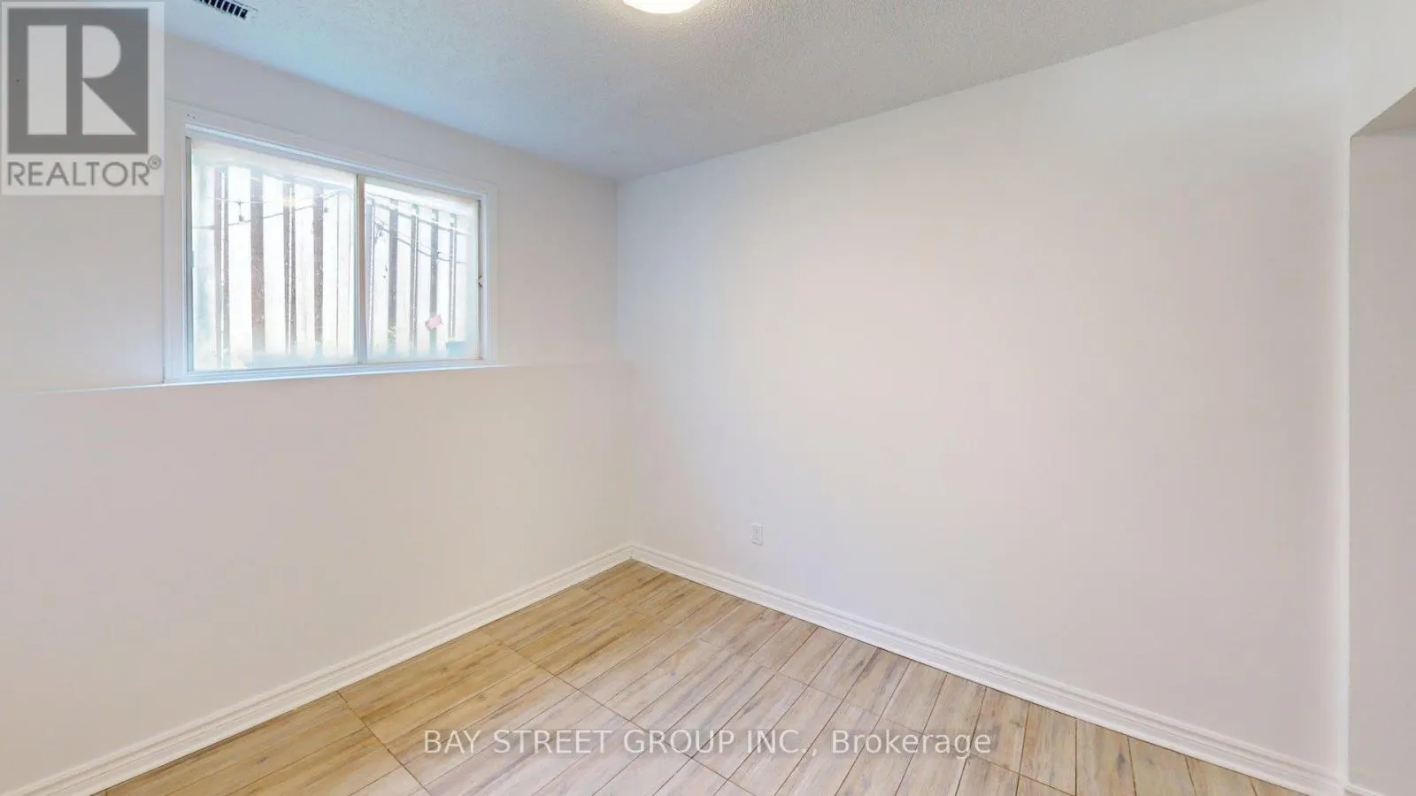 2 - 1448 OUTLET DRIVE
