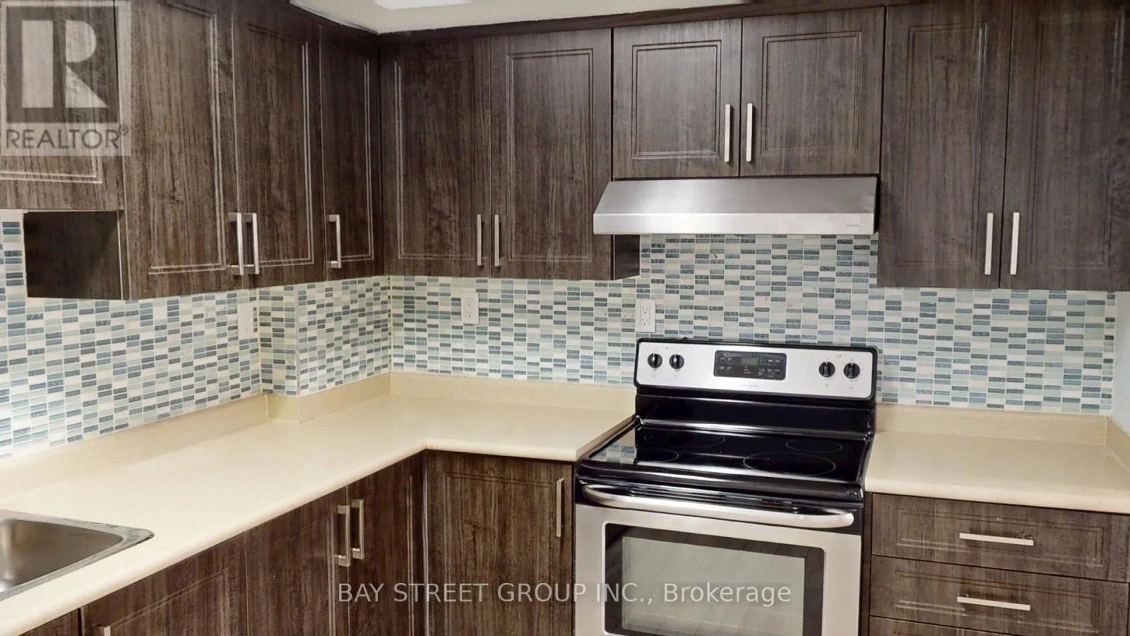 2 - 1448 OUTLET DRIVE