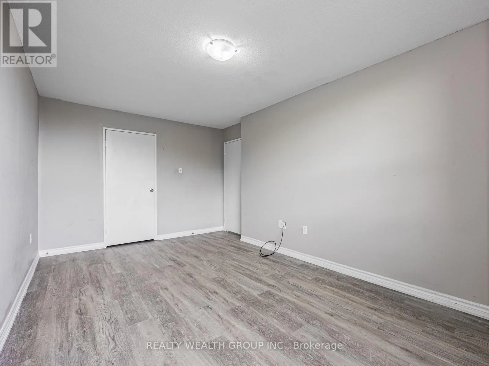 306 - 4062 LAWRENCE AVENUE