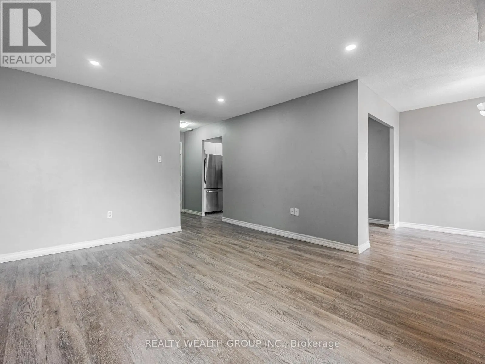 306 - 4062 LAWRENCE AVENUE
